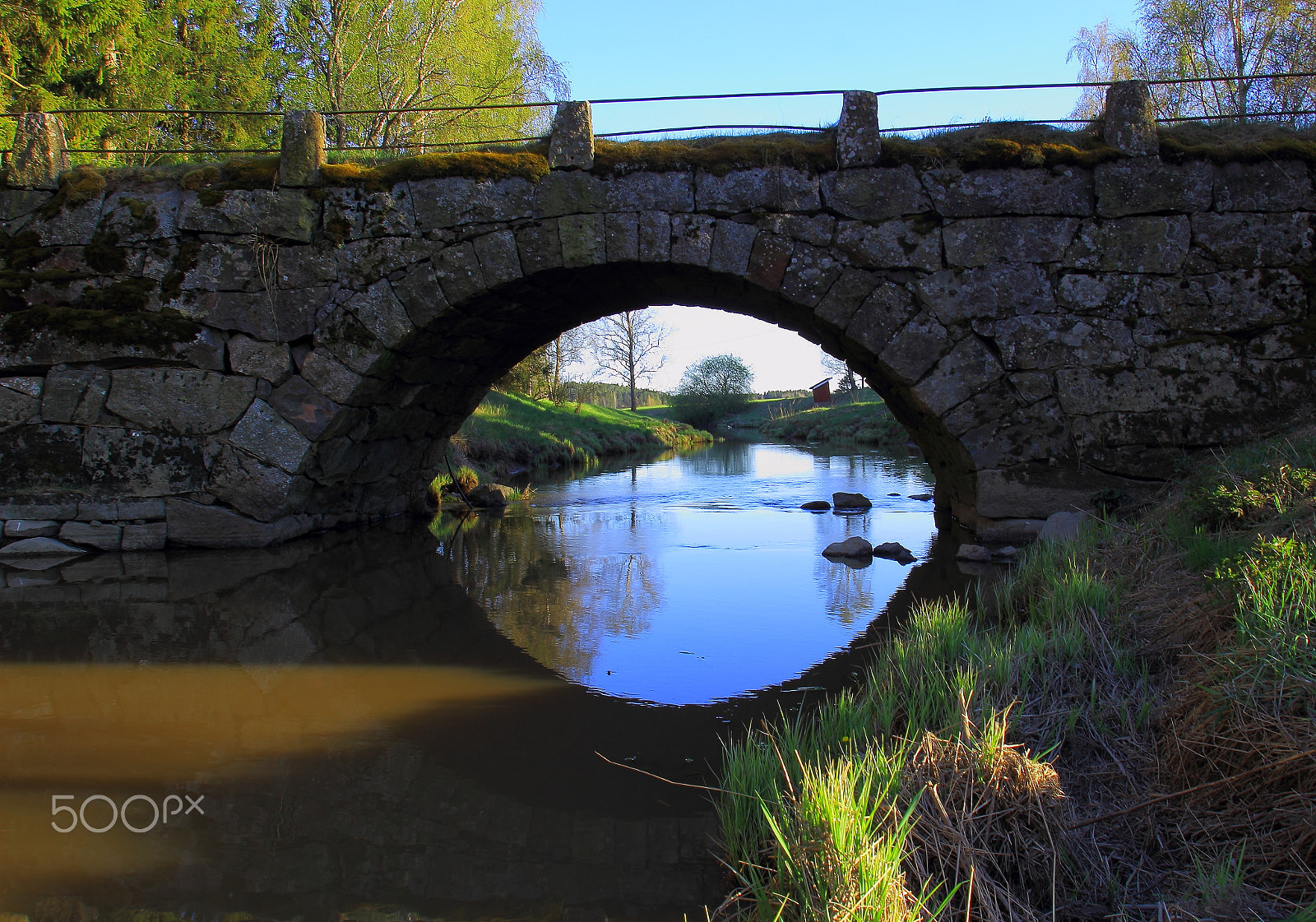 Canon EOS 600D (Rebel EOS T3i / EOS Kiss X5) + Canon EF 20-35mm f/2.8L sample photo. Old bridge photography