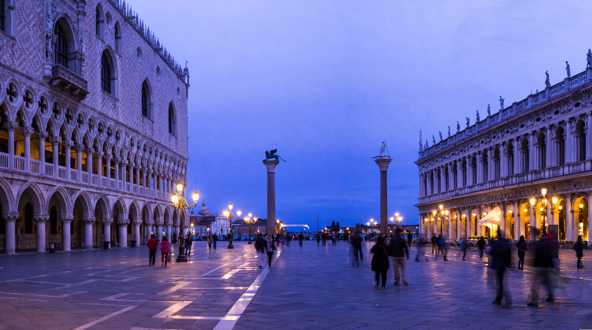 Olympus M.Zuiko Digital 17mm F1.8 sample photo. Venice, italy photography