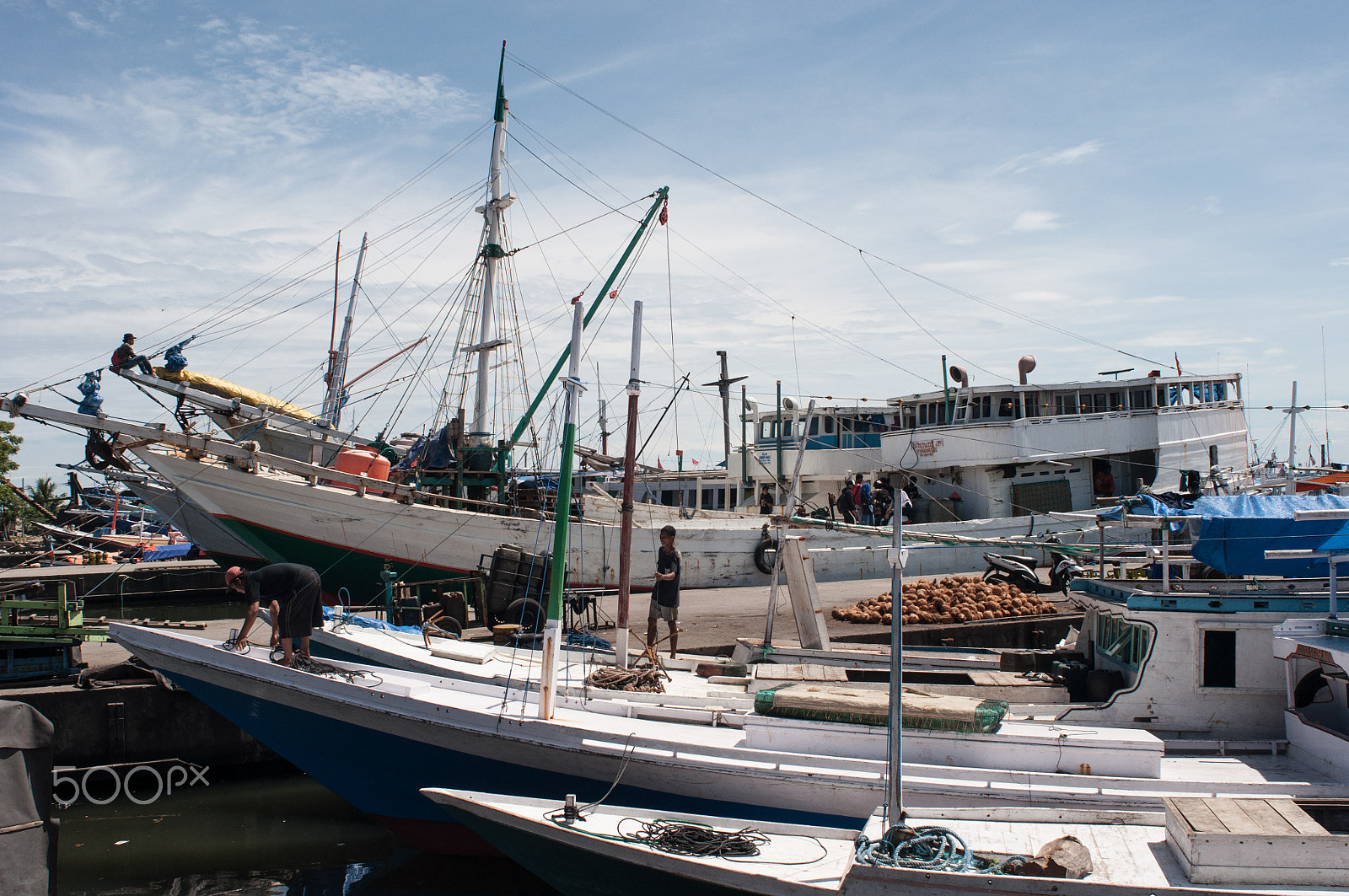 Nikon D90 + Nikon AF Nikkor 24mm F2.8D sample photo. Wooden ships anchored at paotere harbor in makassar, indonesia. photography