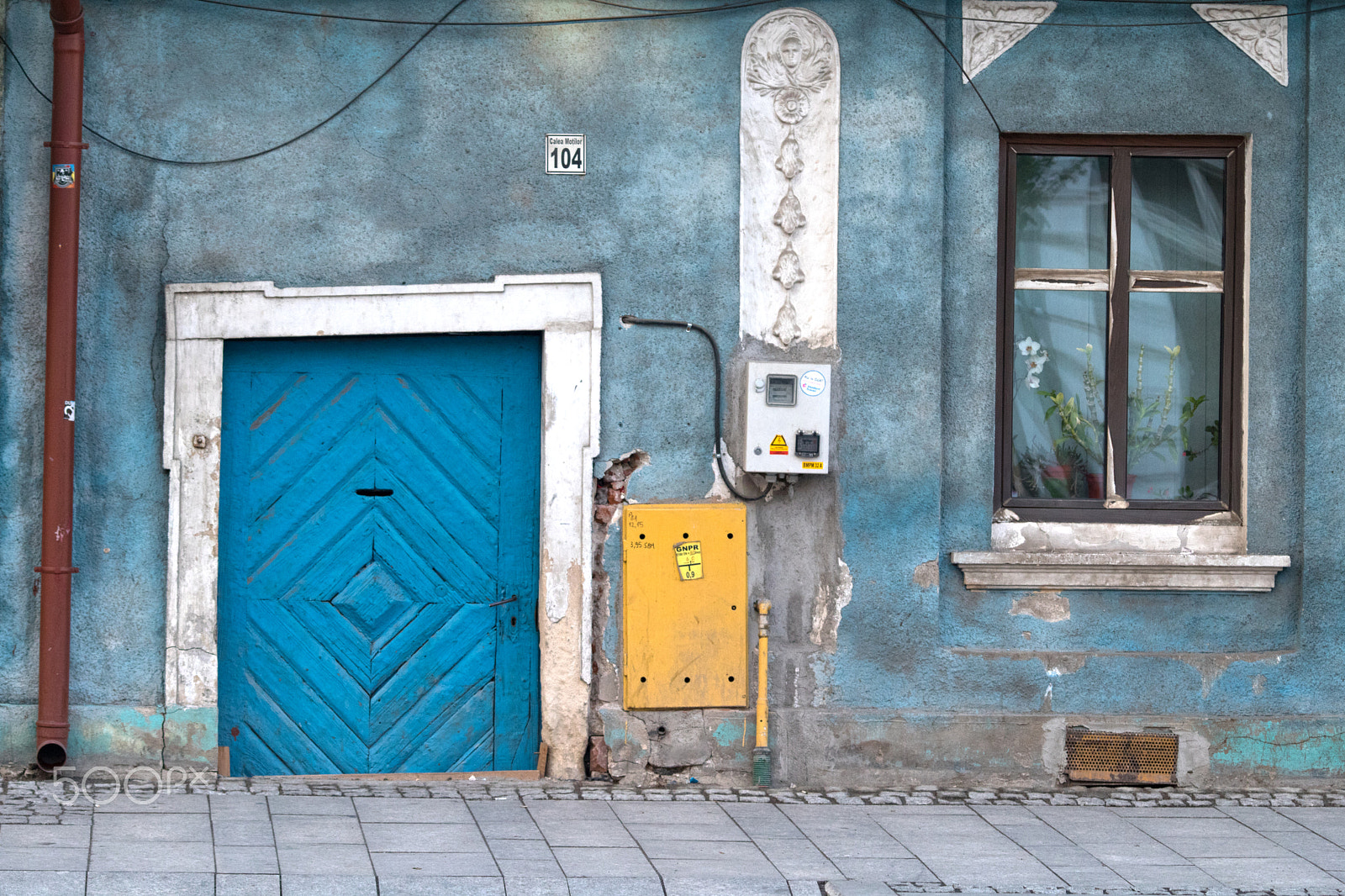 Canon EOS 760D (EOS Rebel T6s / EOS 8000D) sample photo. Blue door photography