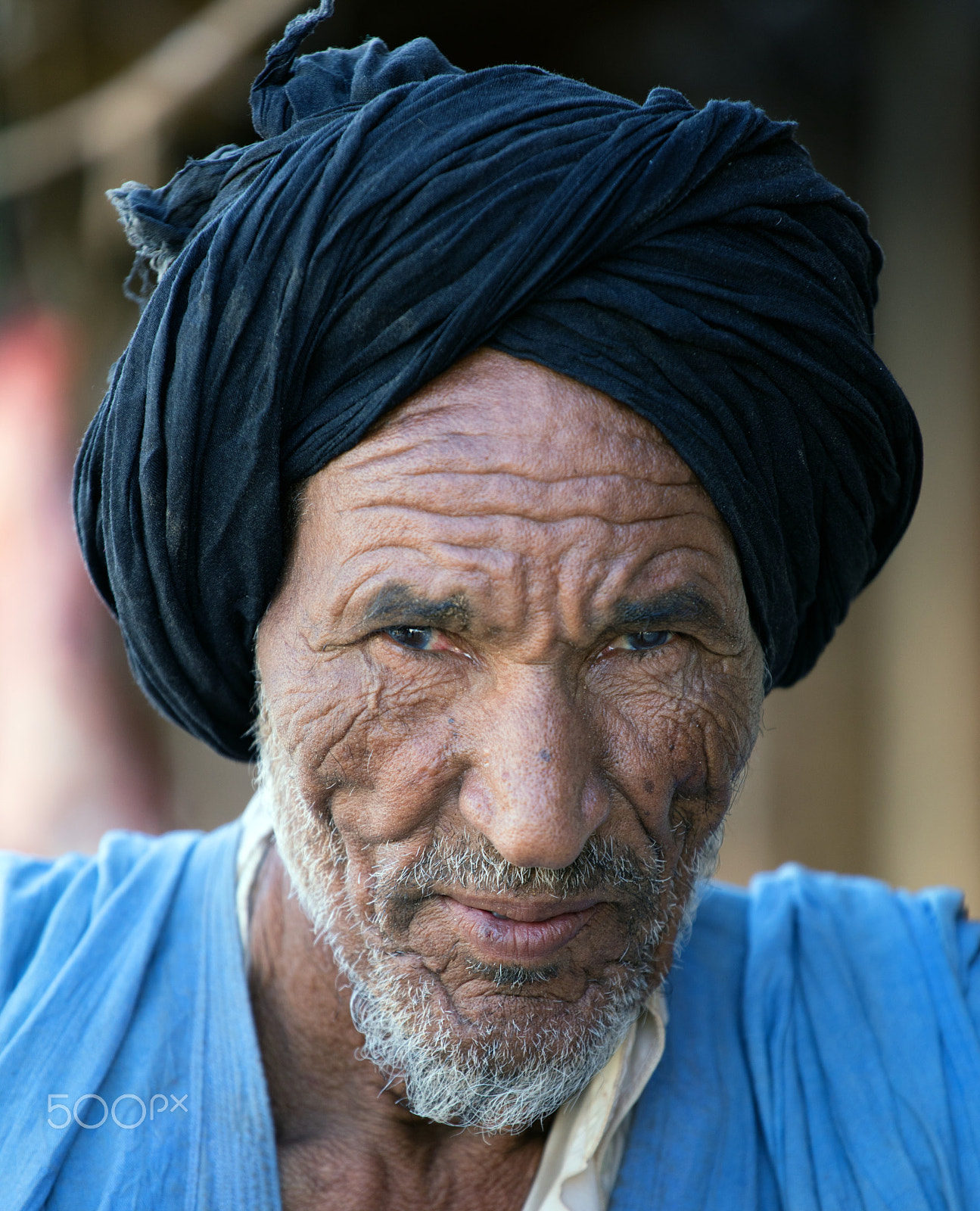 Canon EOS 5DS + Canon EF 70-200mm F4L USM sample photo. Wrinkled old man sand dunes village photography