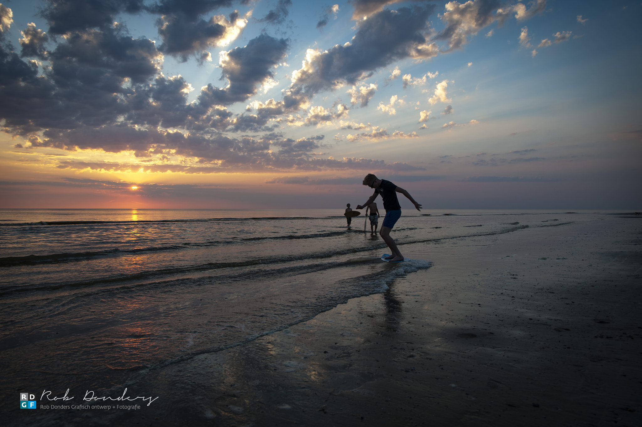 Nikon AF-S Nikkor 24-70mm F2.8E ED VR sample photo. Kids playing during sunset photography