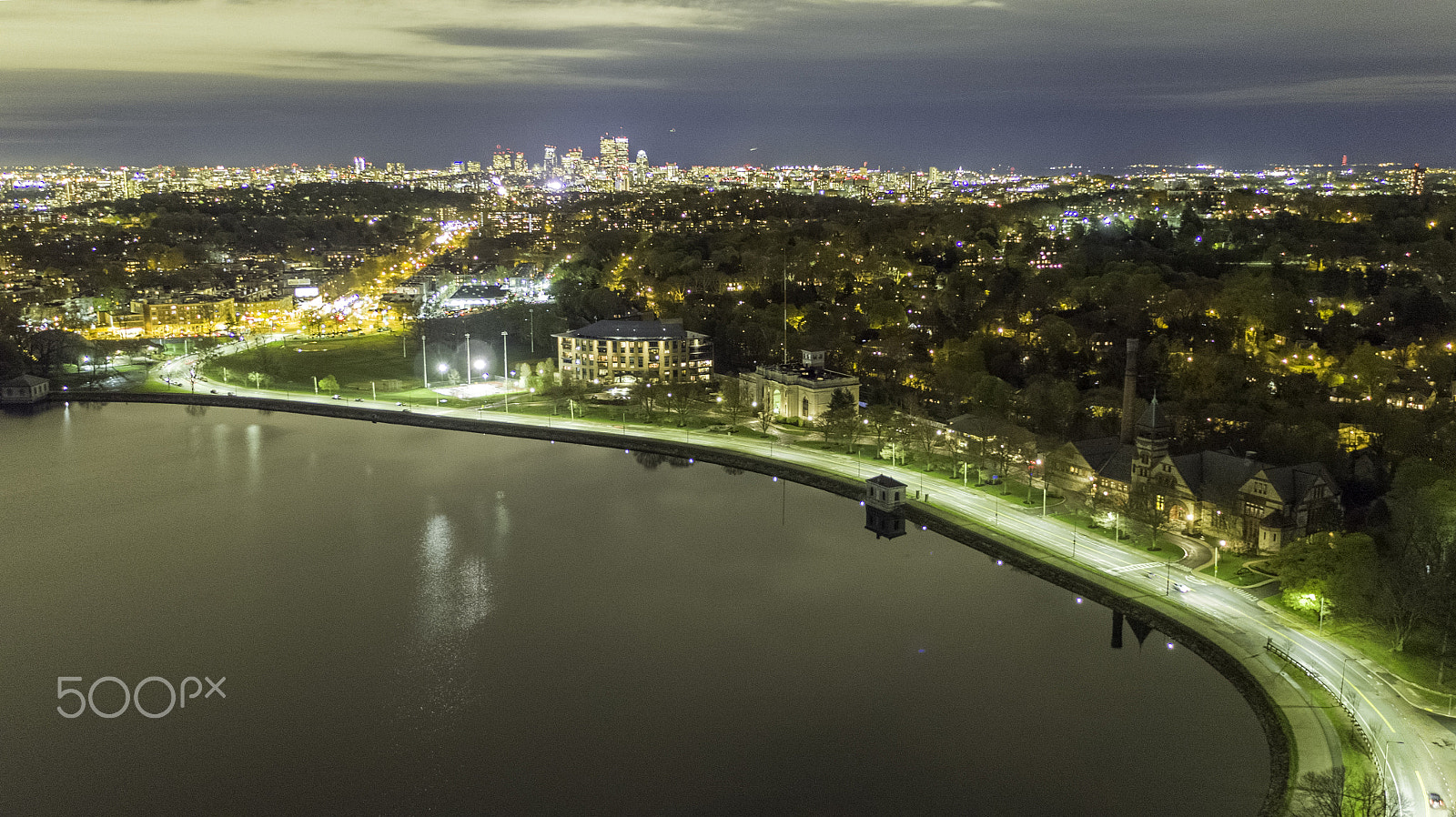 DJI FC550RAW + DJI MFT 15mm F1.7 ASPH sample photo. Boston skyline and waterwarks over chestnut hill reservoir photography