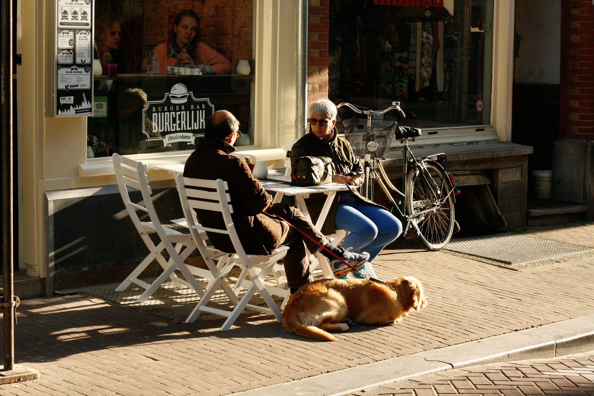 Canon EF 50mm f/1.8 sample photo. The gatherings in cafes photography