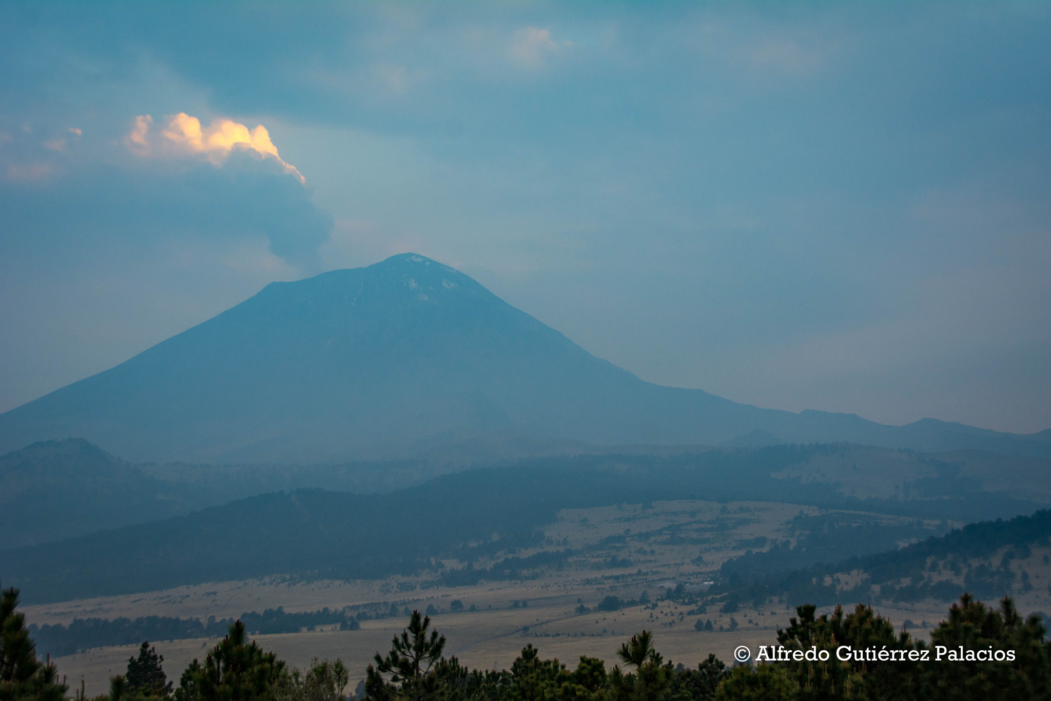 Sigma 18-200mm F3.5-6.3 DC OS HSM sample photo. Popocatepetl y fumarola photography
