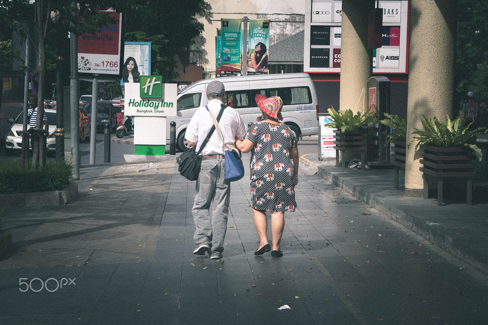 Sigma 17-70mm F2.8-4 DC Macro OS HSM | C sample photo. Couple,the infinity of love. photography