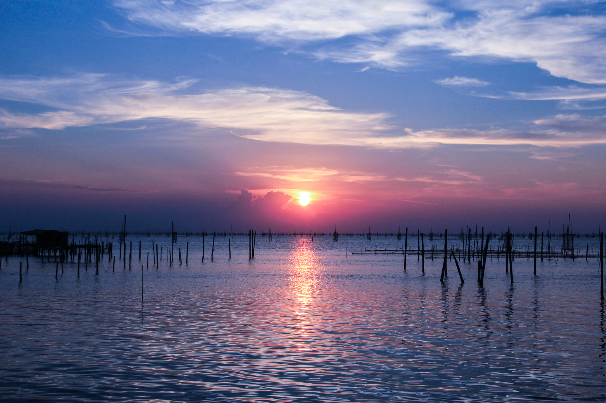 Canon EOS 550D (EOS Rebel T2i / EOS Kiss X4) sample photo. Sunset at songkla lake photography