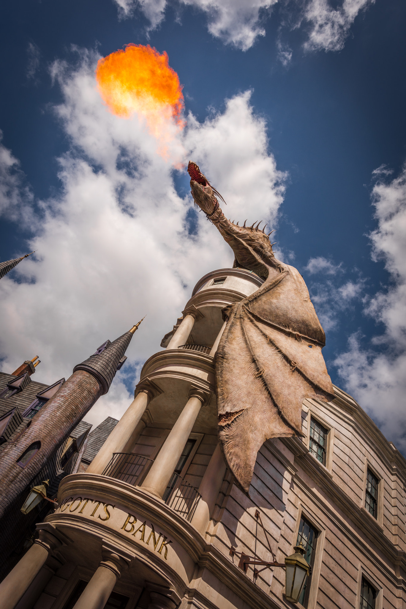 A fire breathing dragon at Diagon Alley