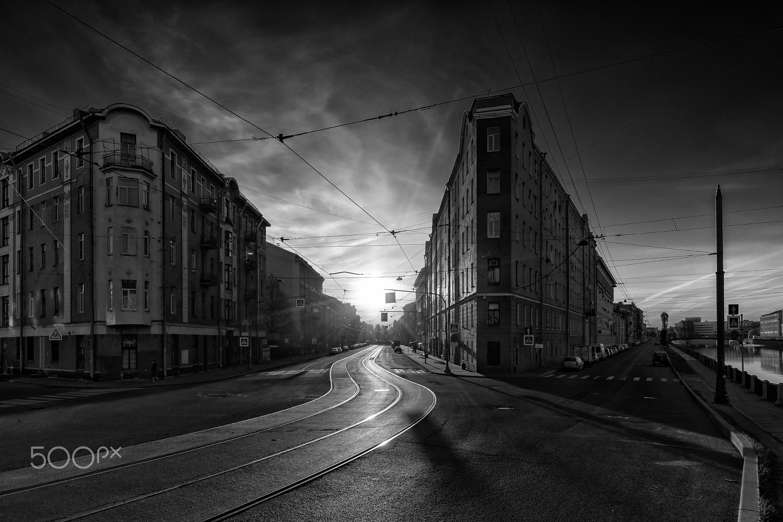 Nikon D600 + Sigma 12-24mm F4.5-5.6 EX DG Aspherical HSM sample photo. The morning on an empty street photography