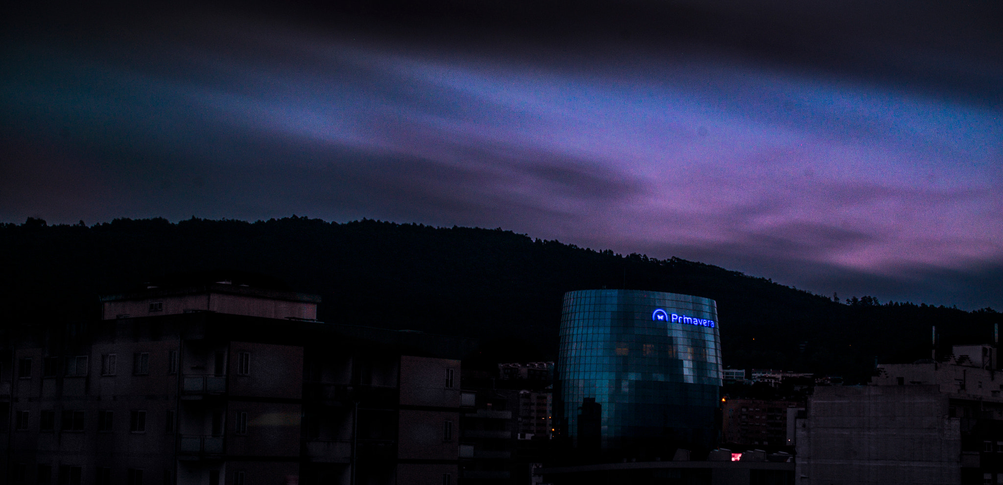 Samsung NX300M + Samsung NX 18-55mm F3.5-5.6 OIS sample photo. Braga @ night photography