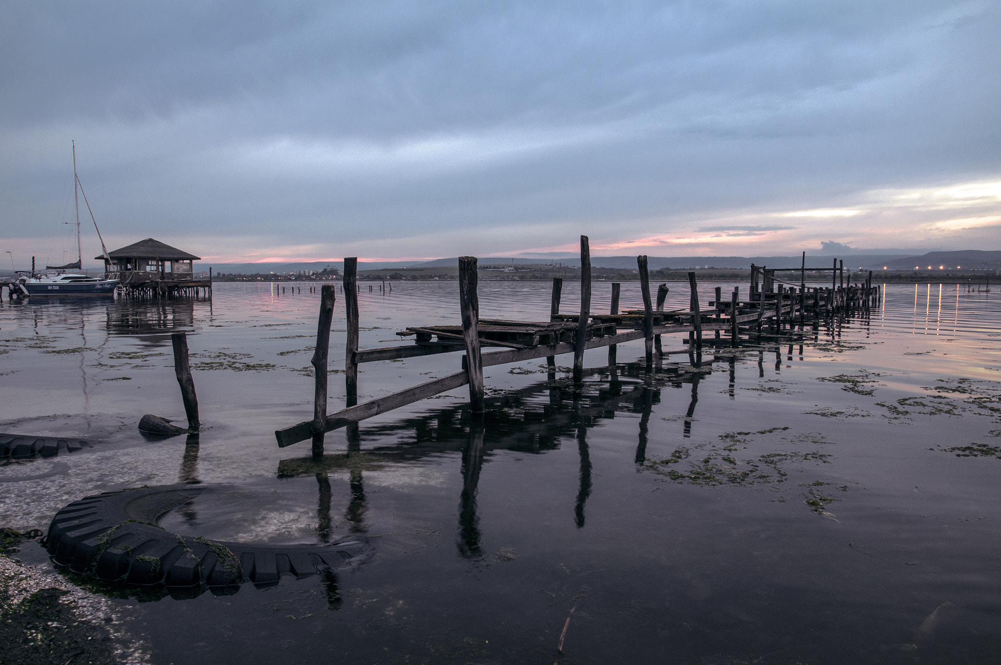 Sigma 18-200mm F3.5-6.3 DC OS HSM sample photo. Niar the pier photography