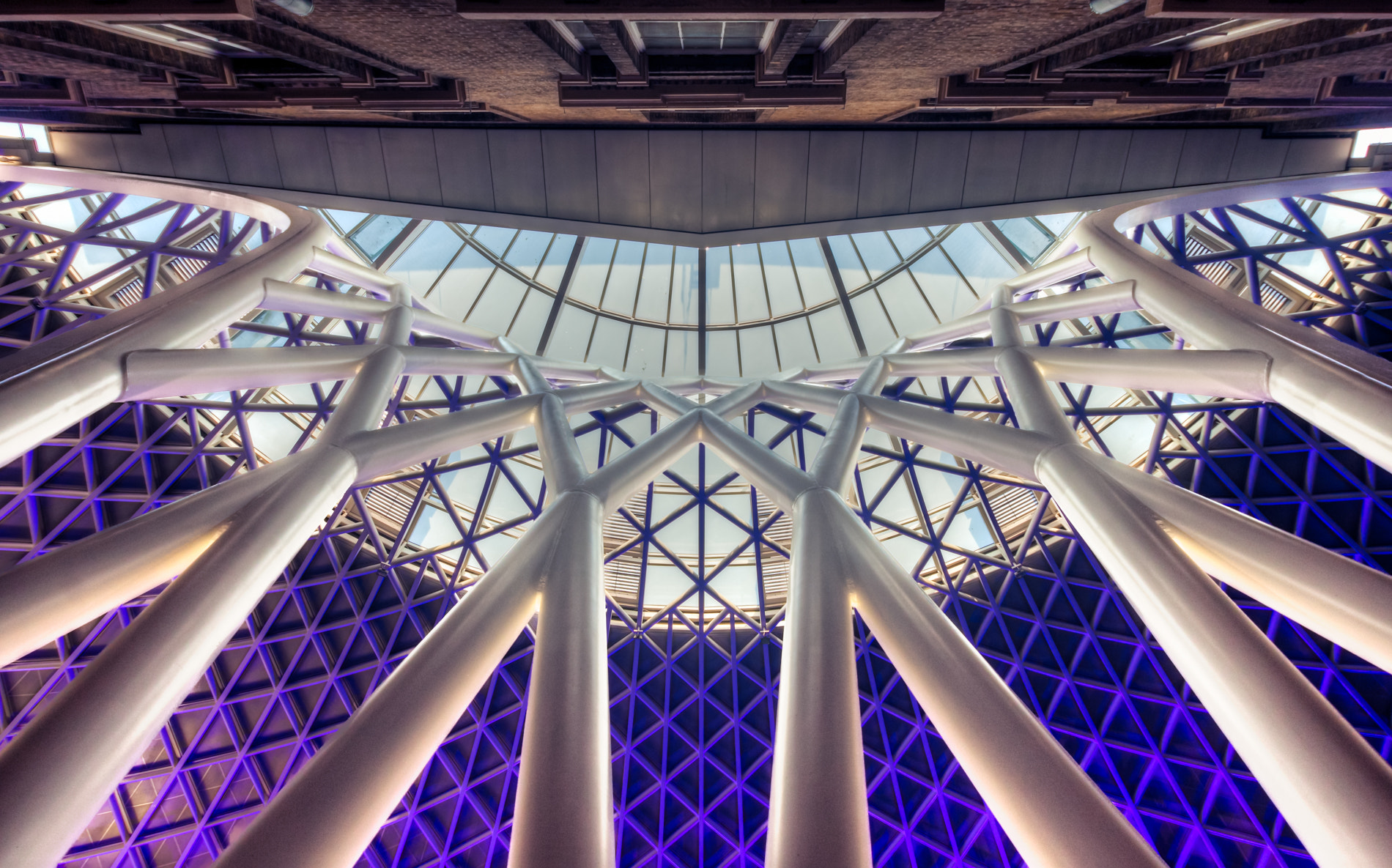 Sigma 10-20mm F3.5 EX DC HSM sample photo. Kings cross st. pancras underground station photography