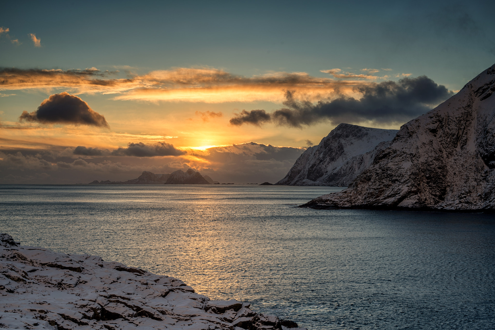 E 50mm F2 sample photo. Lofoten glow photography