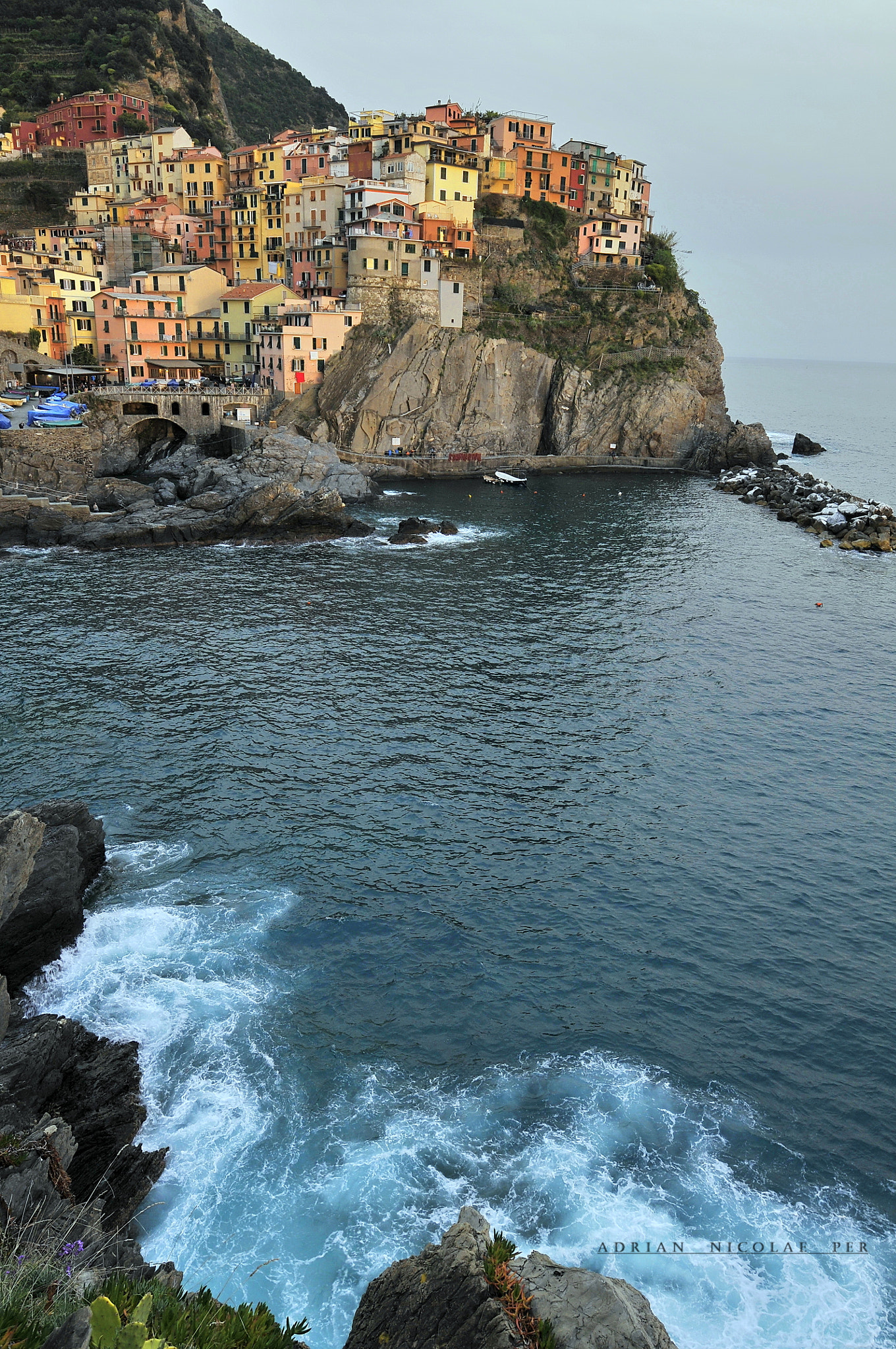 Nikon AF-S Nikkor 16-35mm F4G ED VR sample photo. Manarolla vertical photography