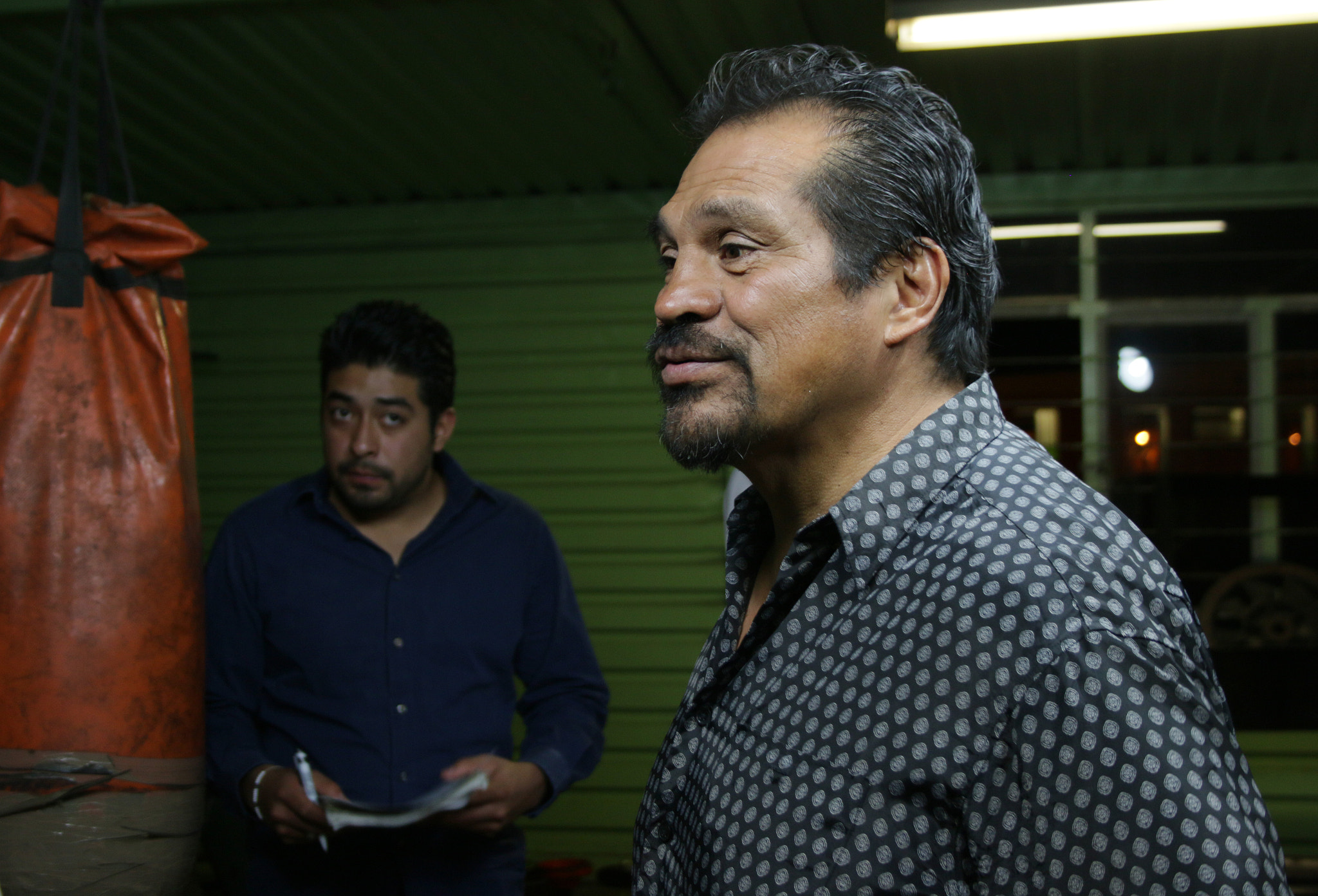 Canon EF-S 18-55mm F3.5-5.6 sample photo. El ruso y su chavo photography