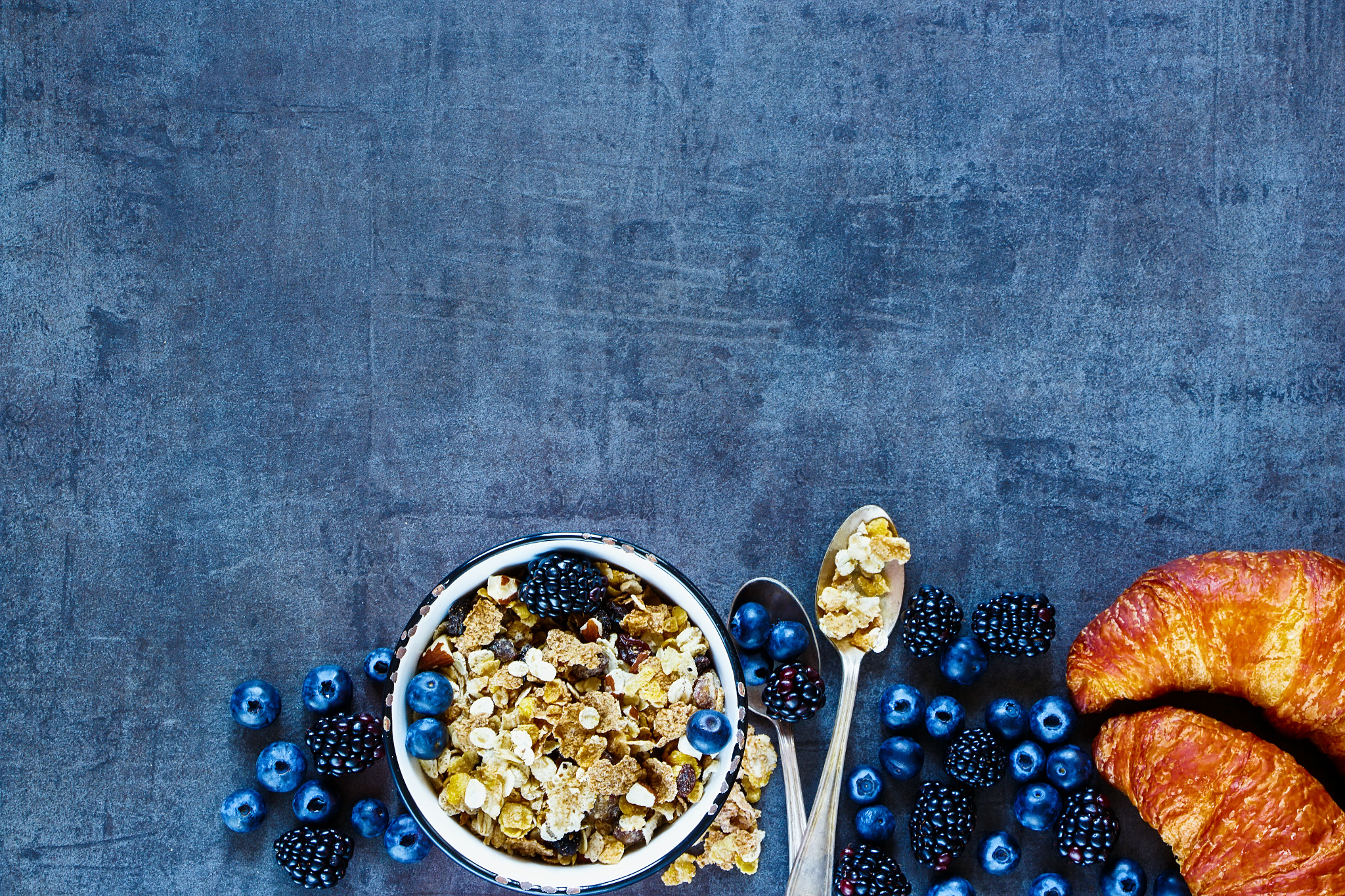 Canon EF-S 18-135mm F3.5-5.6 IS STM sample photo. Delicious breakfast with berries photography