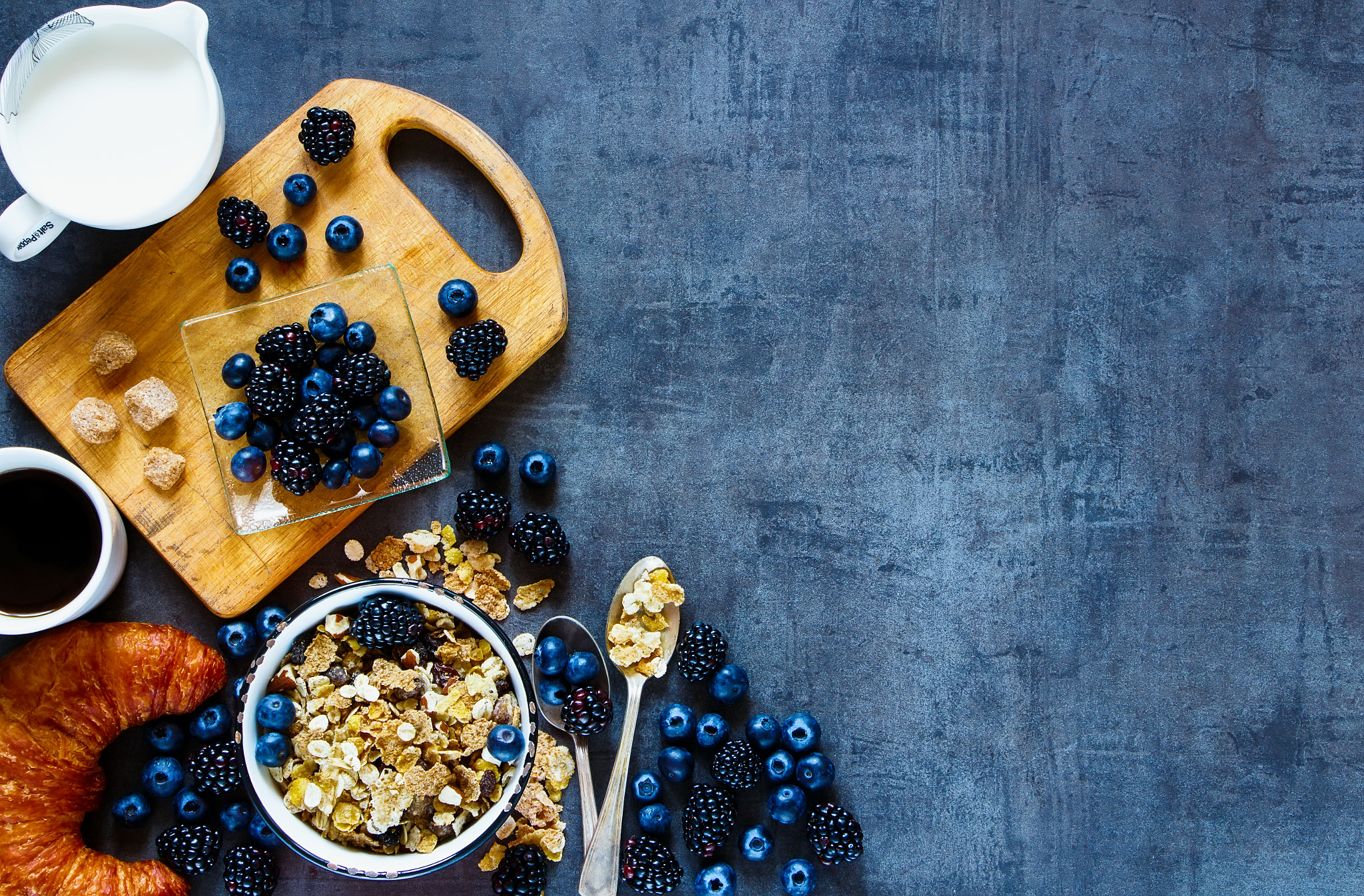 Canon EF-S 18-135mm F3.5-5.6 IS STM sample photo. Delicious breakfast with berries photography