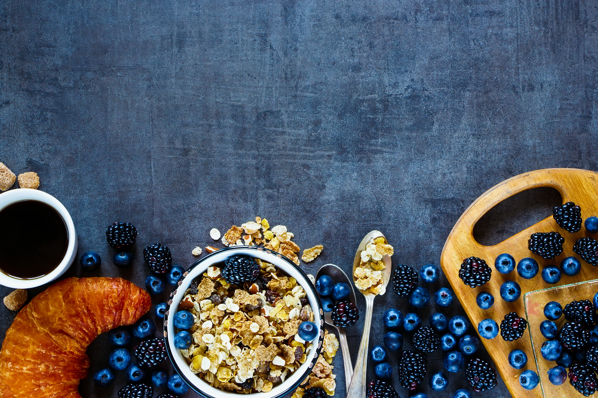 Canon EF-S 18-135mm F3.5-5.6 IS STM sample photo. Delicious breakfast with berries photography