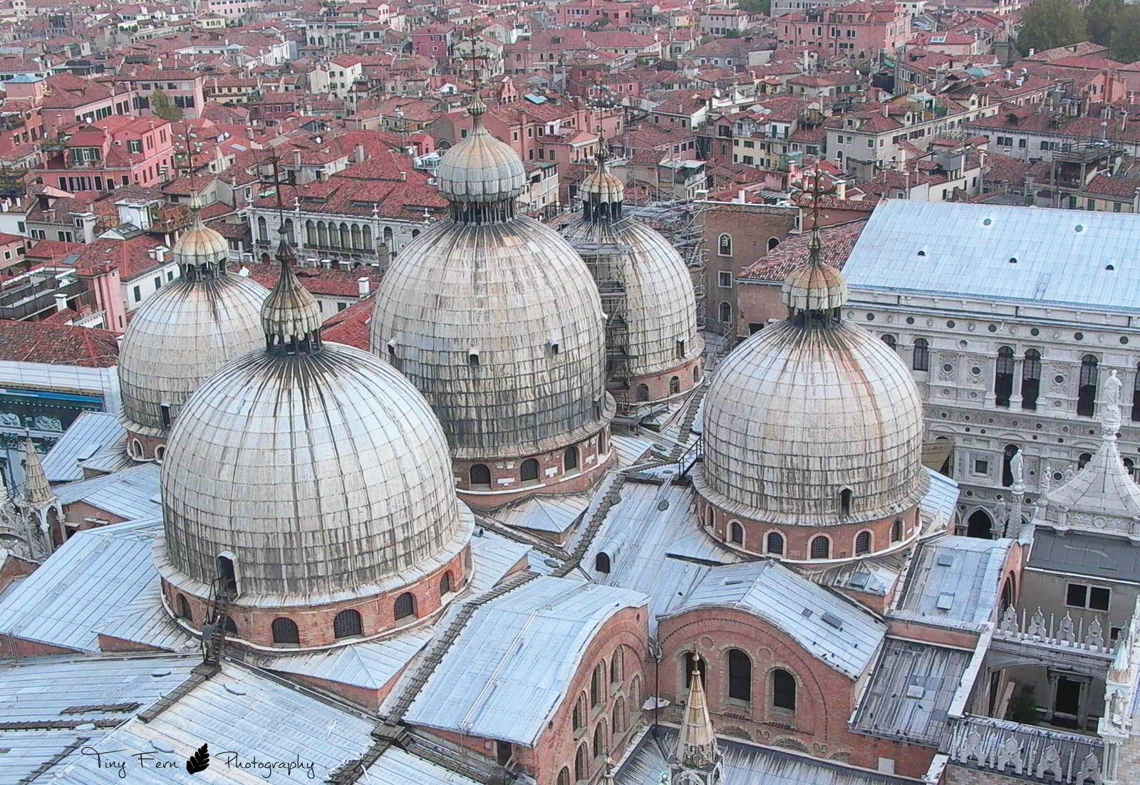 Panasonic DMC-LC40 sample photo. Basilica roof photography