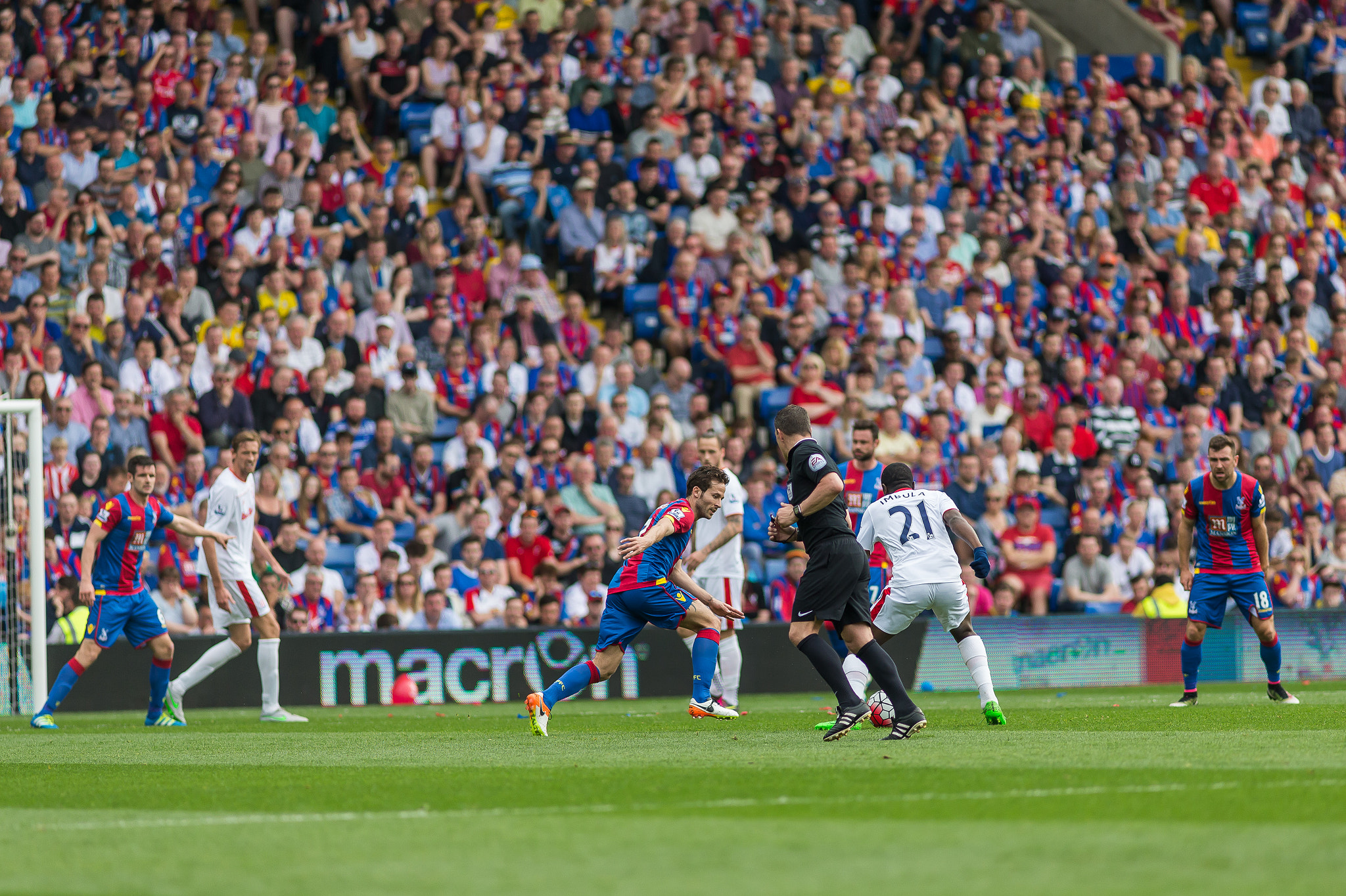 Canon EF 200mm F2.8L II USM sample photo. Crystal palace v stoke city - 7th may '16 photography