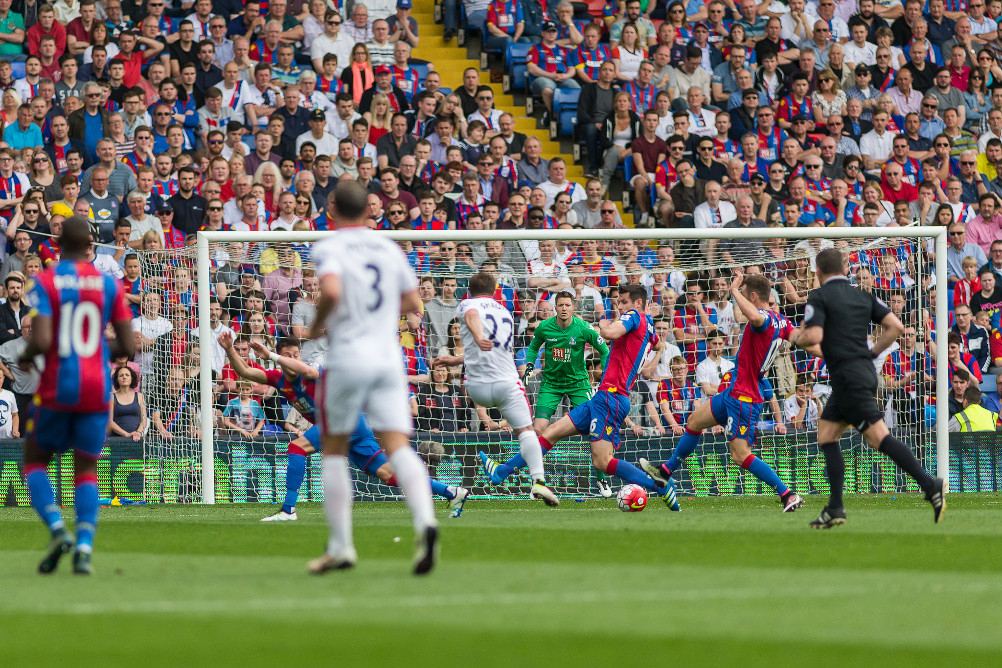 Canon EF 200mm F2.8L II USM sample photo. Crystal palace v stoke city - 7th may '16 photography