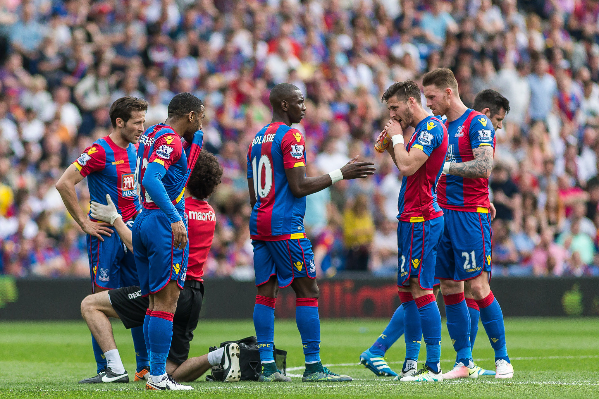 Canon EF 200mm F2.8L II USM sample photo. Crystal palace v stoke city - 7th may '16 photography