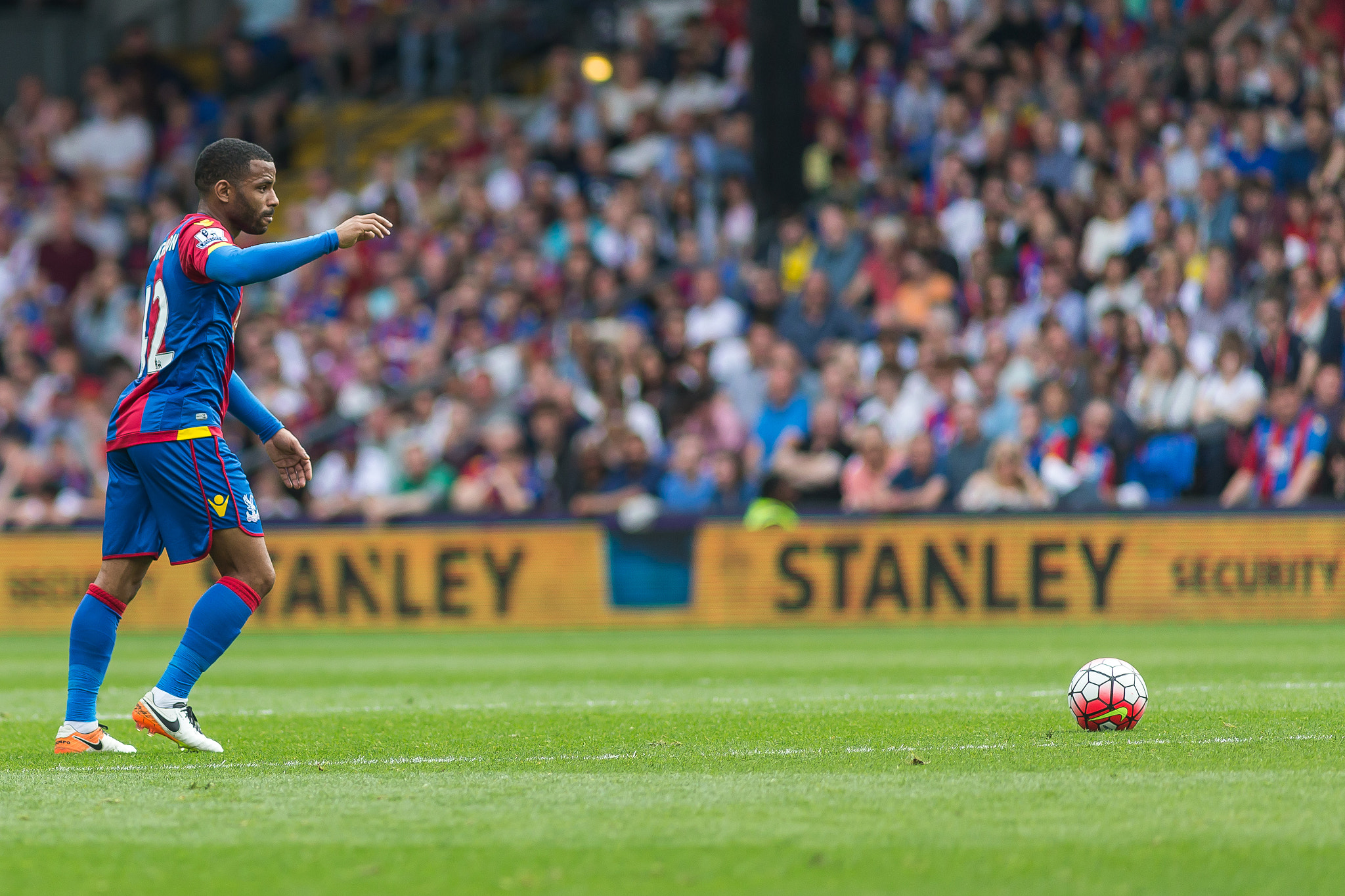 Canon EF 200mm F2.8L II USM sample photo. Crystal palace v stoke city - 7th may '16 photography