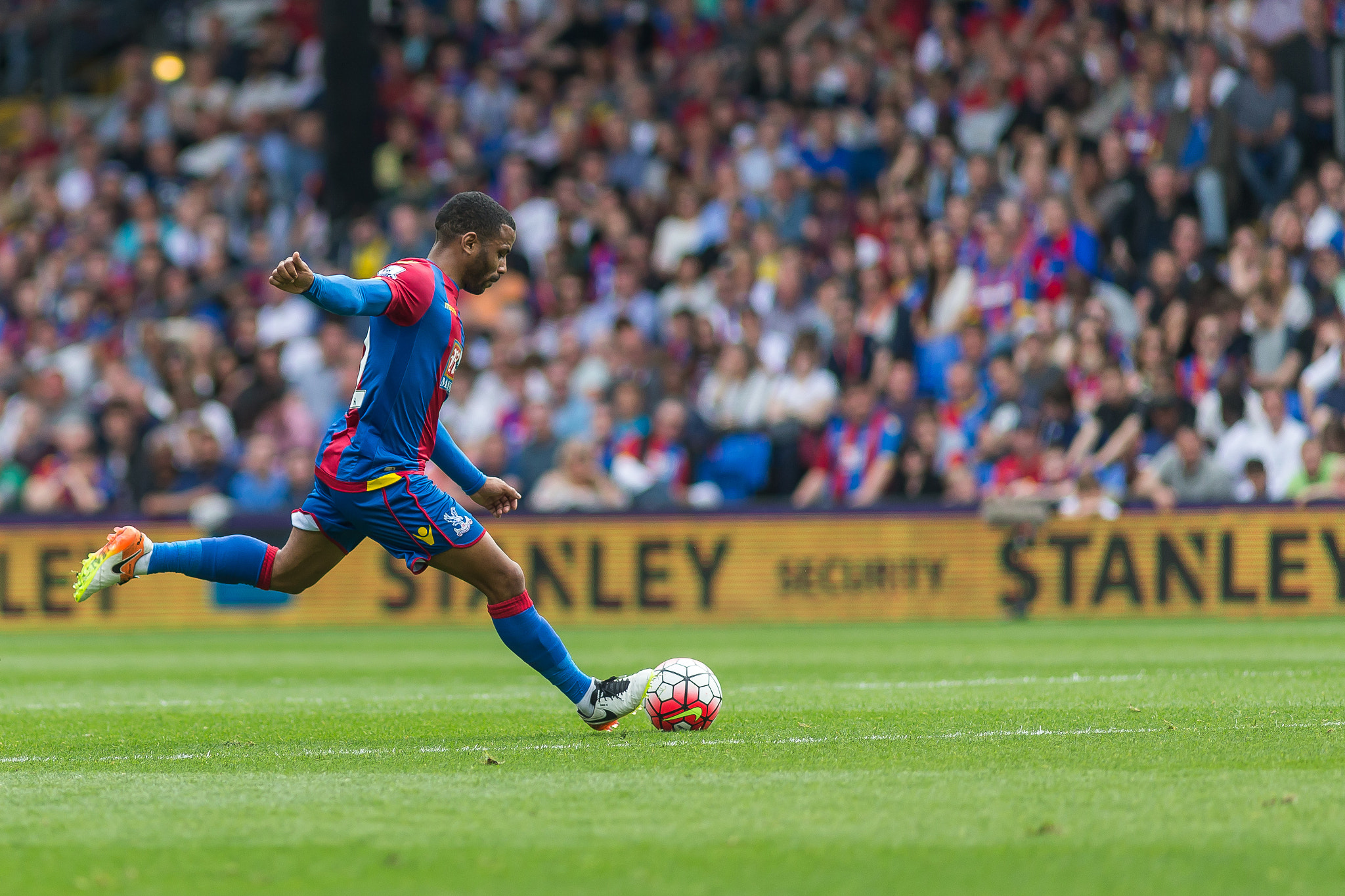 Canon EF 200mm F2.8L II USM sample photo. Crystal palace v stoke city - 7th may '16 photography