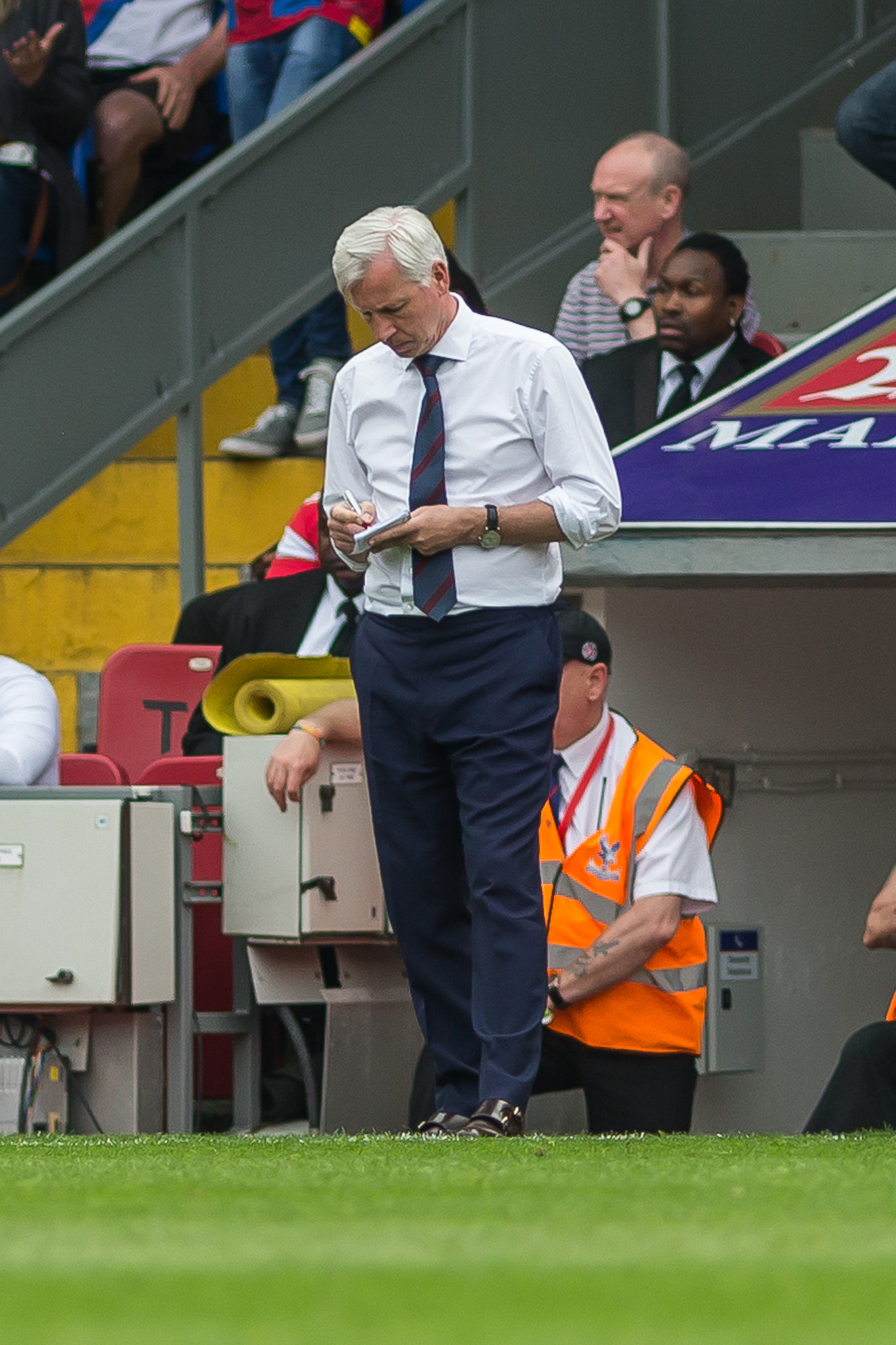 Canon EF 200mm F2.8L II USM sample photo. Crystal palace v stoke city - 7th may '16 photography