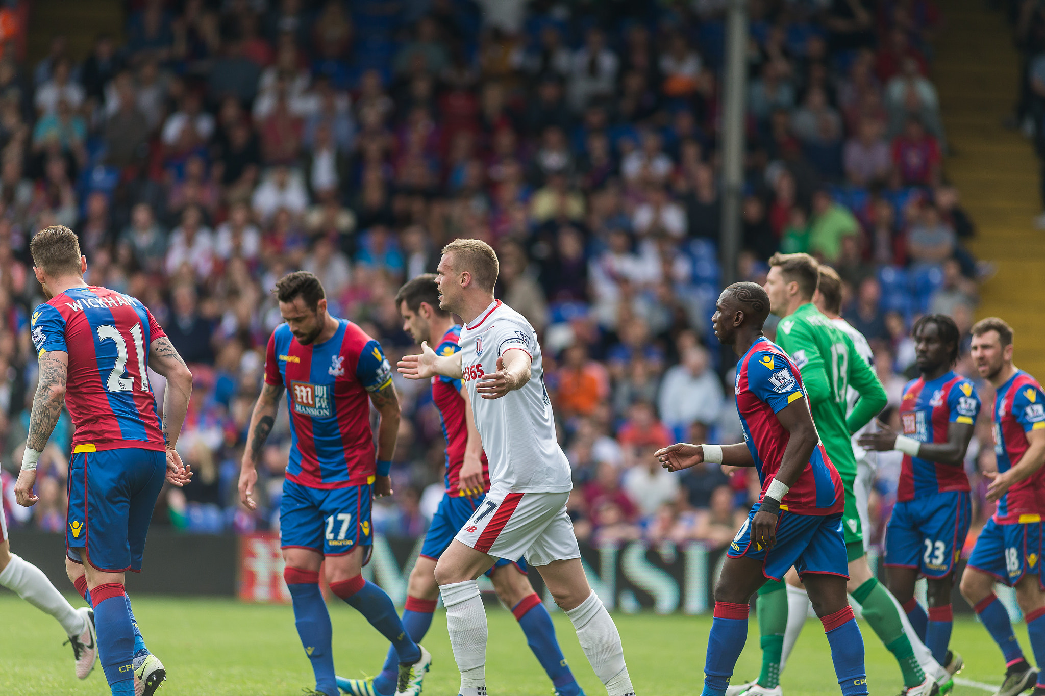 Canon EF 200mm F2.8L II USM sample photo. Crystal palace v stoke city - 7th may '16 photography