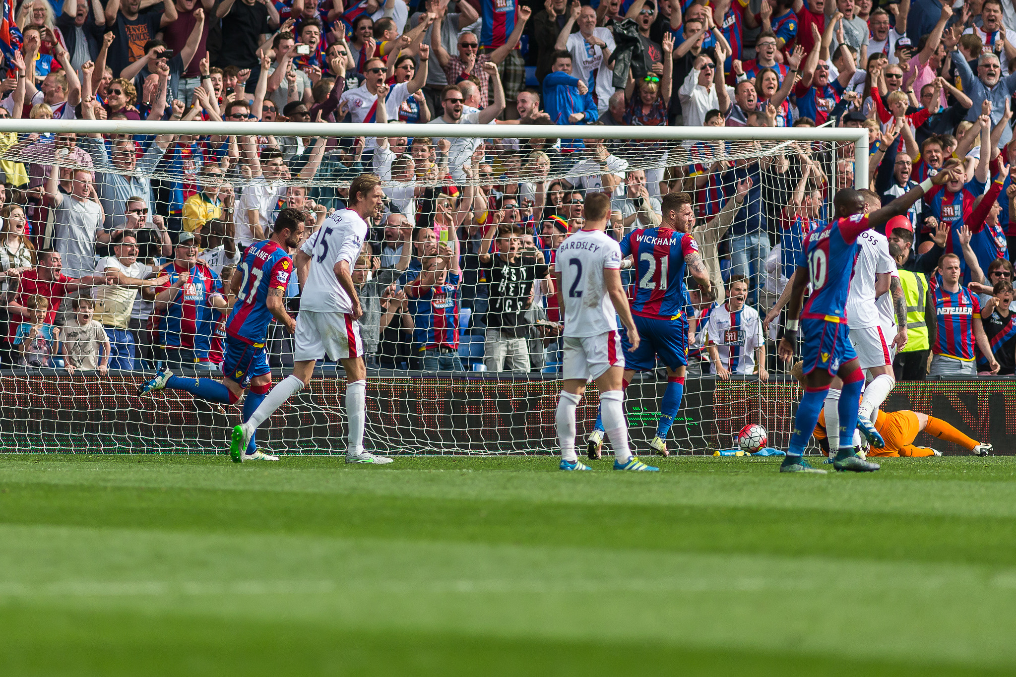 Canon EF 200mm F2.8L II USM sample photo. Crystal palace v stoke city - 7th may '16 photography