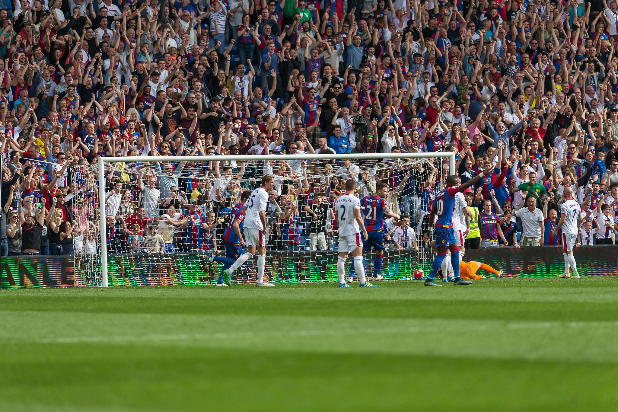 Canon EF 200mm F2.8L II USM sample photo. Crystal palace v stoke city - 7th may '16 photography