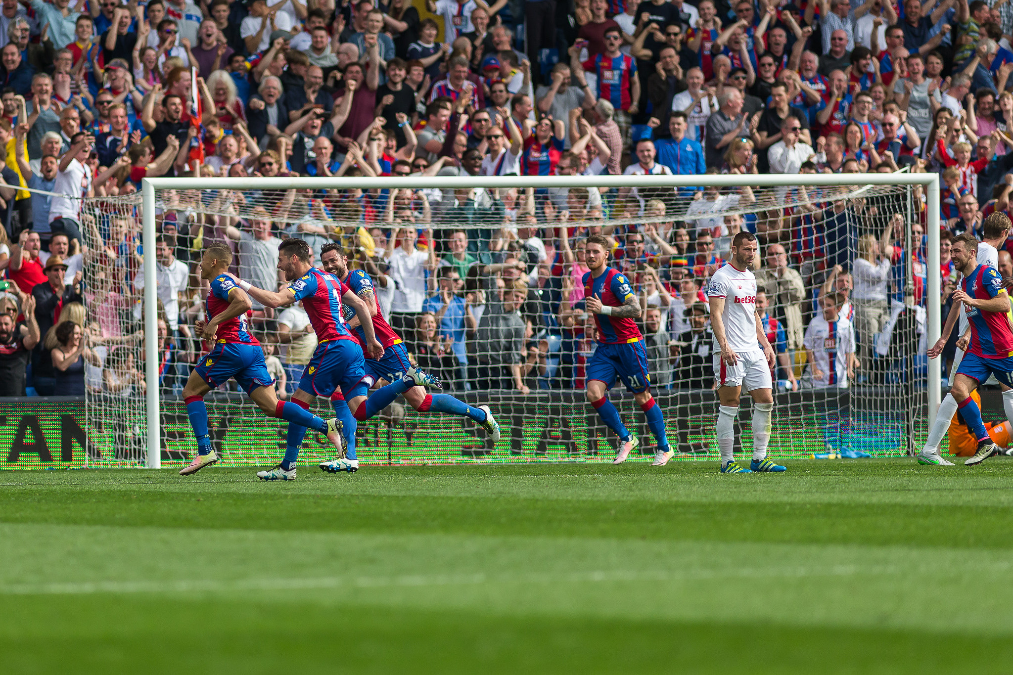 Canon EF 200mm F2.8L II USM sample photo. Crystal palace v stoke city - 7th may '16 photography