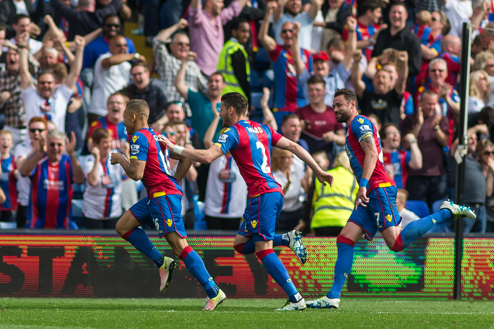 Canon EF 200mm F2.8L II USM sample photo. Crystal palace v stoke city - 7th may '16 photography