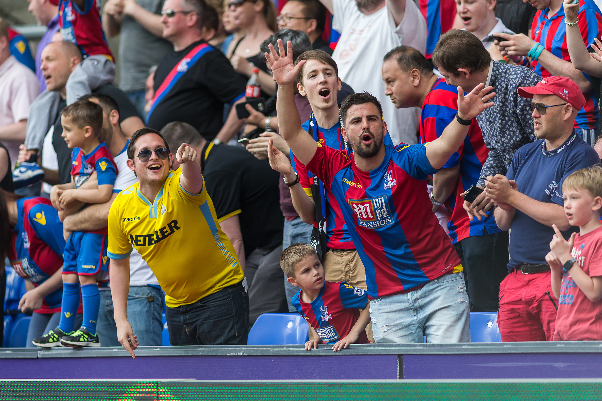 Canon EF 200mm F2.8L II USM sample photo. Crystal palace v stoke city - 7th may '16 photography
