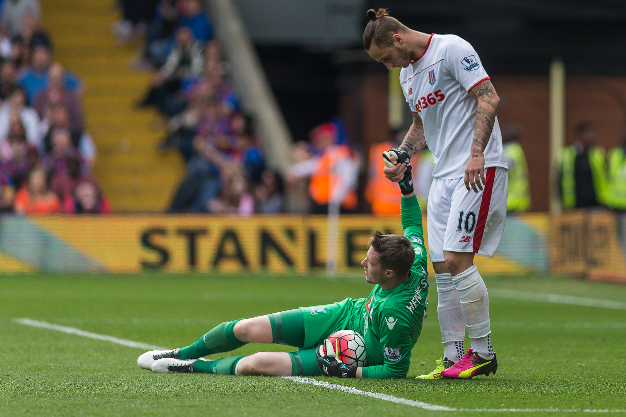 Canon EF 200mm F2.8L II USM sample photo. Crystal palace v stoke city - 7th may '16 photography