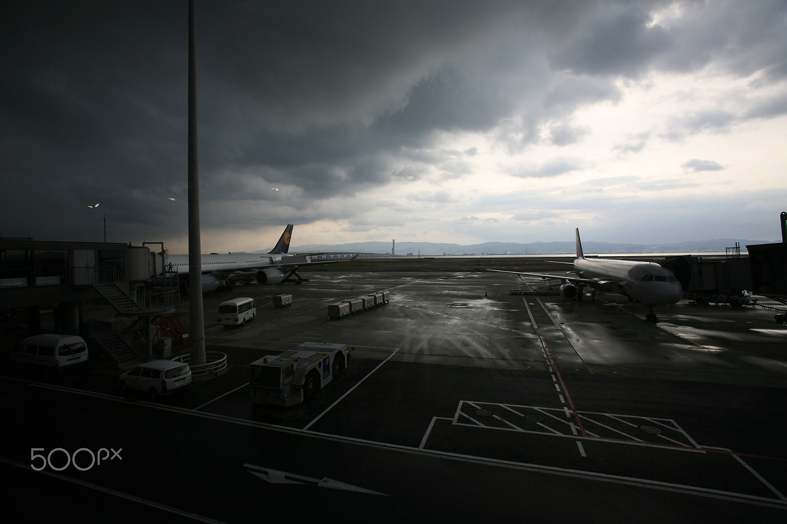 Canon EOS 5D + Canon EF 16-35mm F2.8L USM sample photo. Kansai airport photography