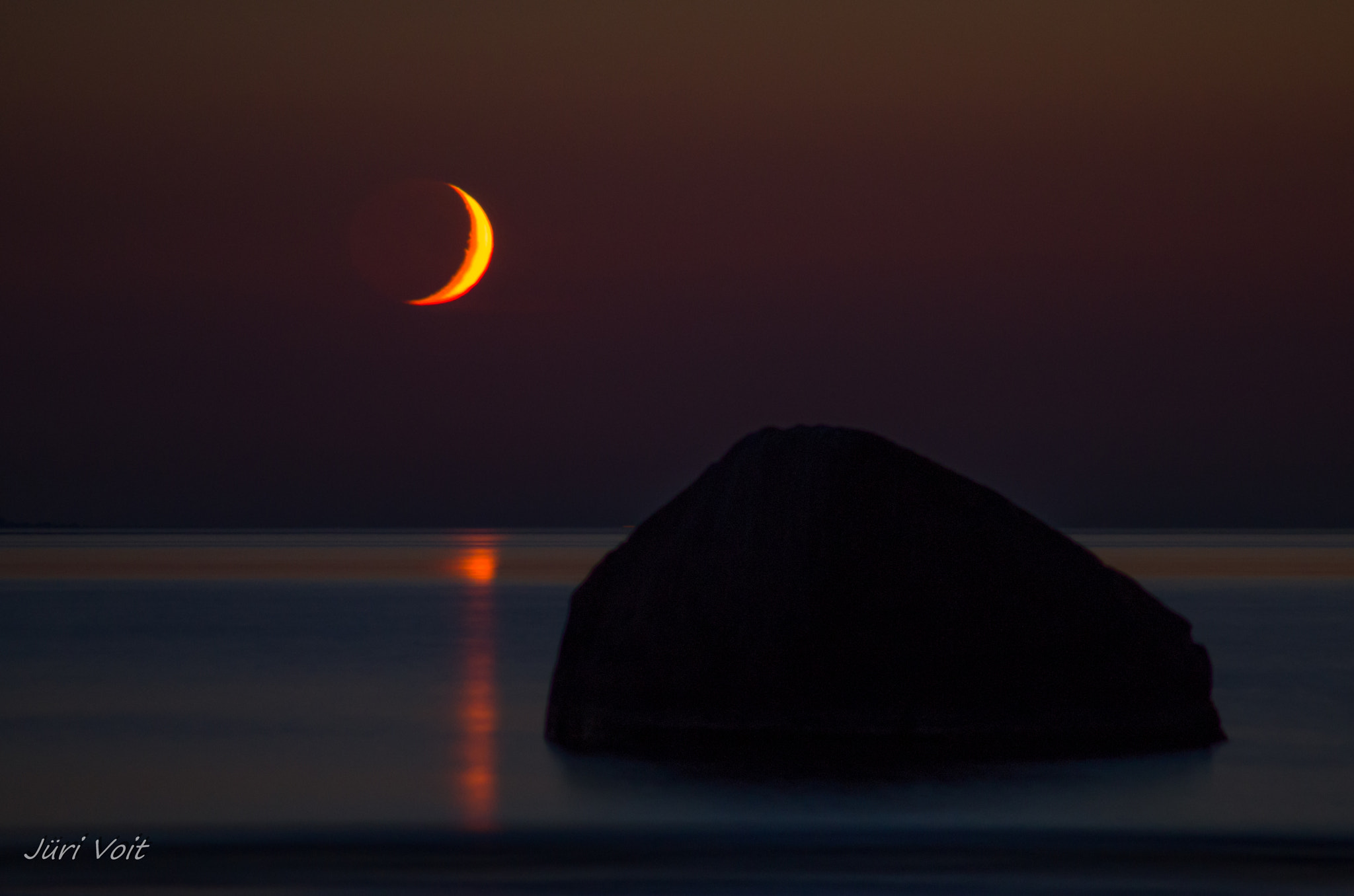 Tamron AF 70-300mm F4-5.6 Di LD Macro sample photo. Waxing moon photography
