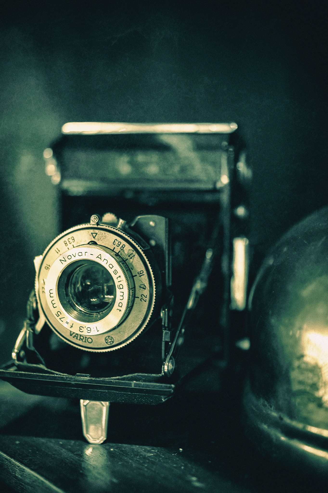 Nikon AF-S Micro-Nikkor 60mm F2.8G ED sample photo. Antique photography