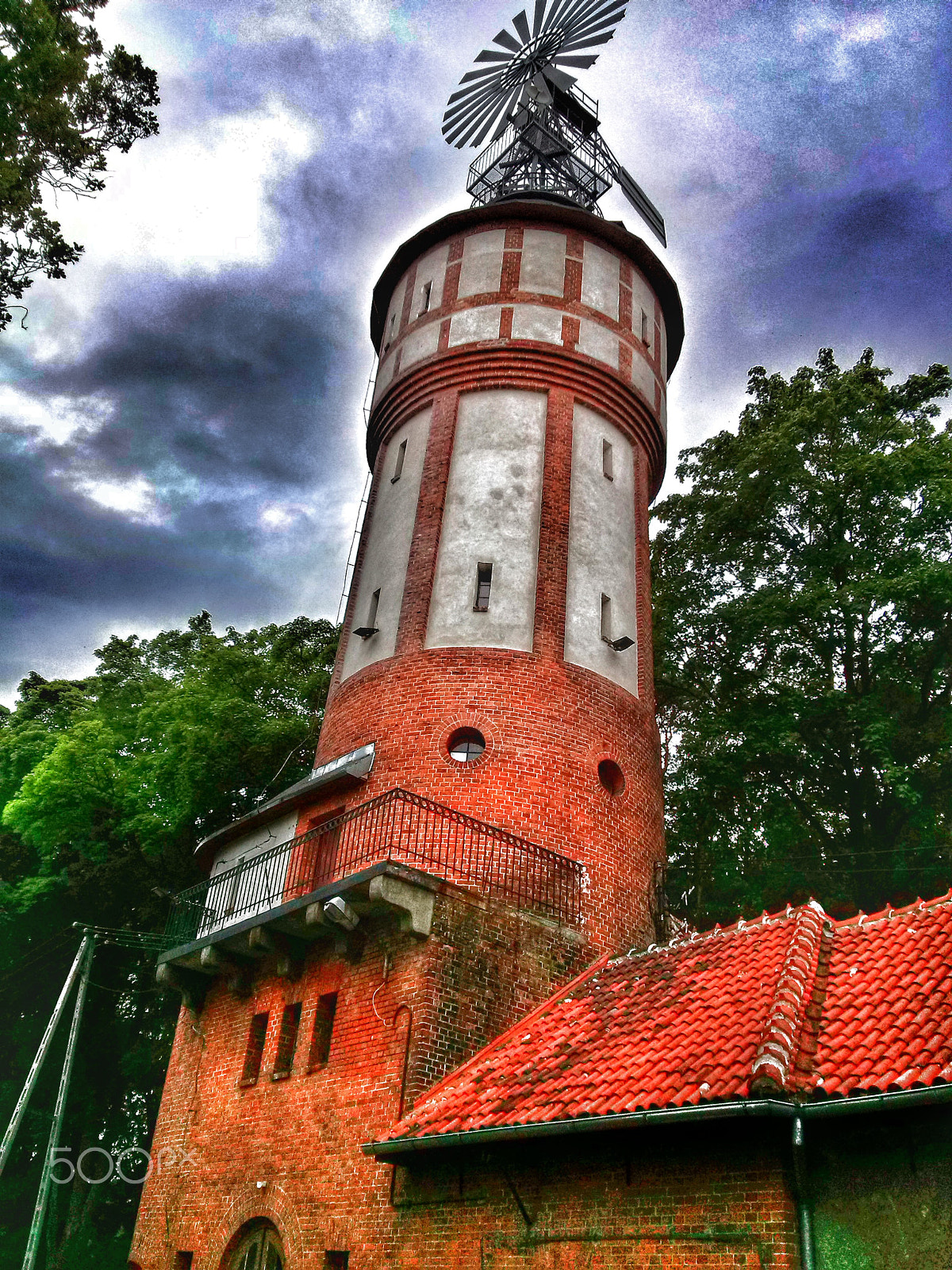 LG OPTIMUS L7 II sample photo. Original water tower with fan photography