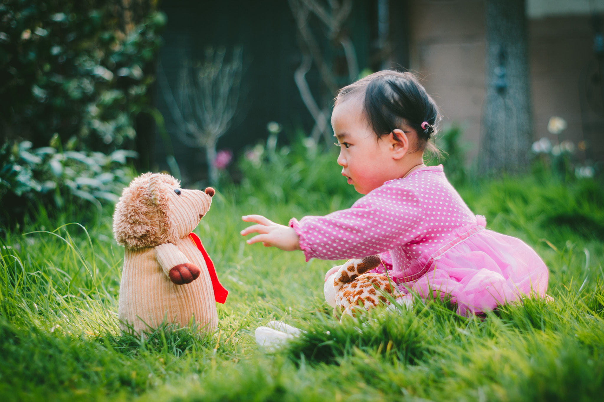 Sony ILCA-77M2 + Minolta AF 50mm F1.7 sample photo. Good friends photography