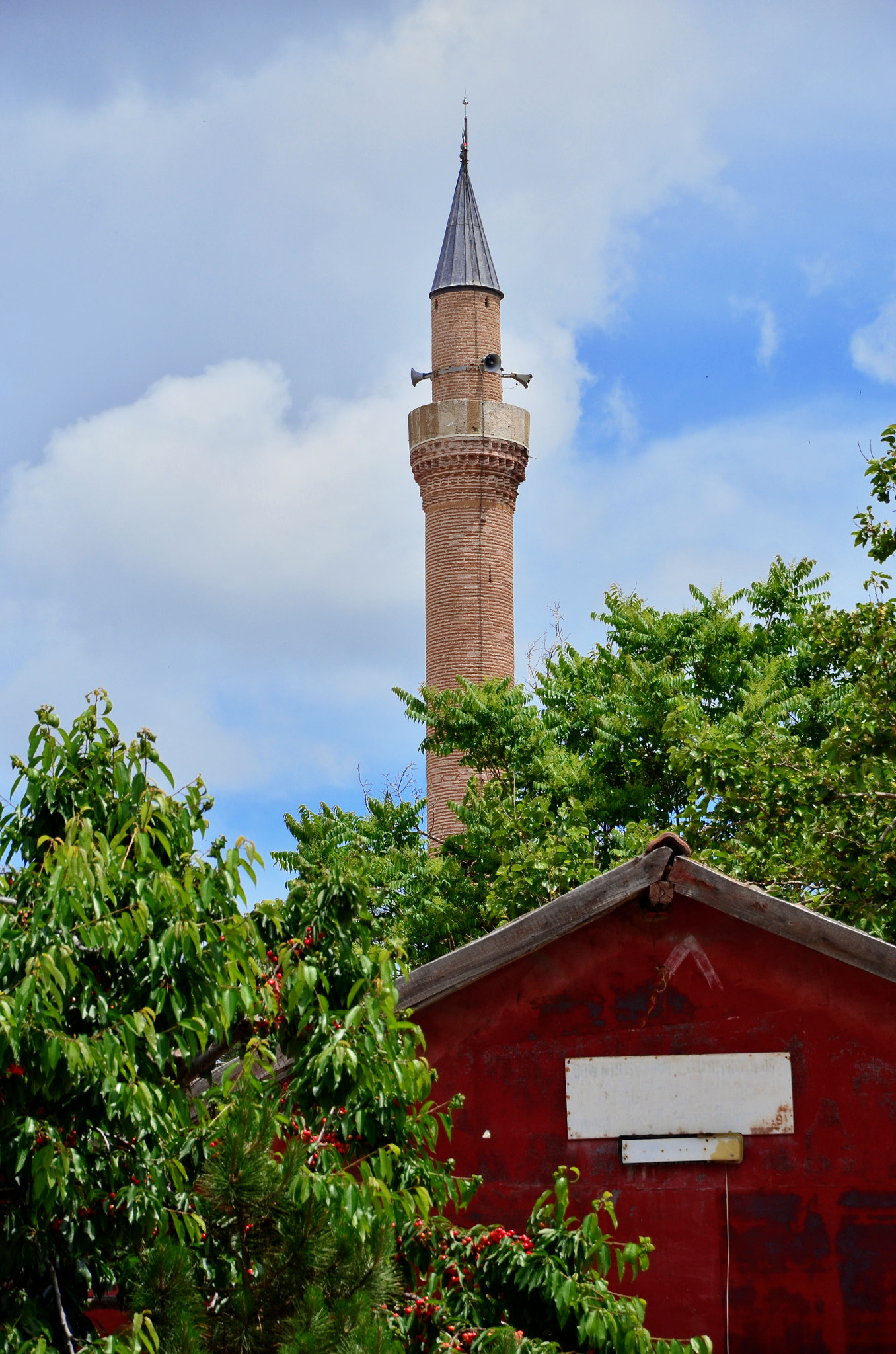 Nikon D5100 + Nikon AF Nikkor 105mm F2D DC sample photo. Mosque photography