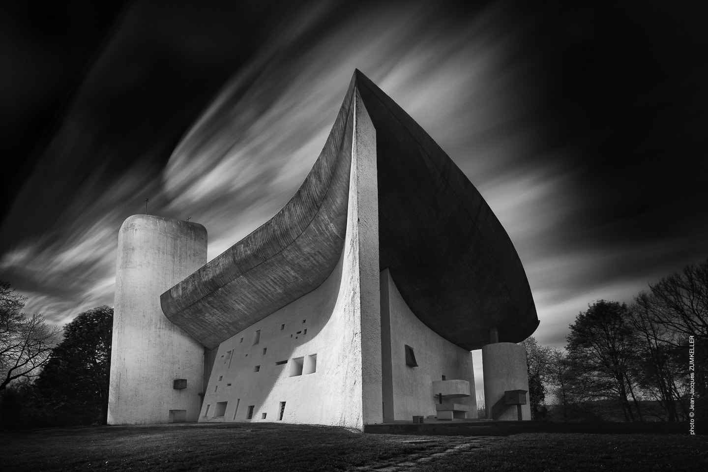 Canon TS-E 17mm F4L Tilt-Shift sample photo. Chapelle notre dame du haut - ronchamp photography