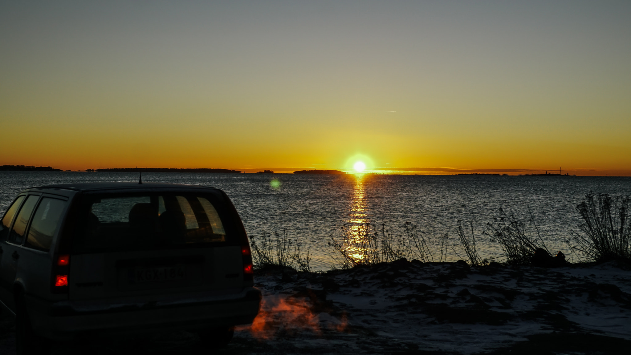 E 32mm F1.8 sample photo. Sunrise over the horizon photography