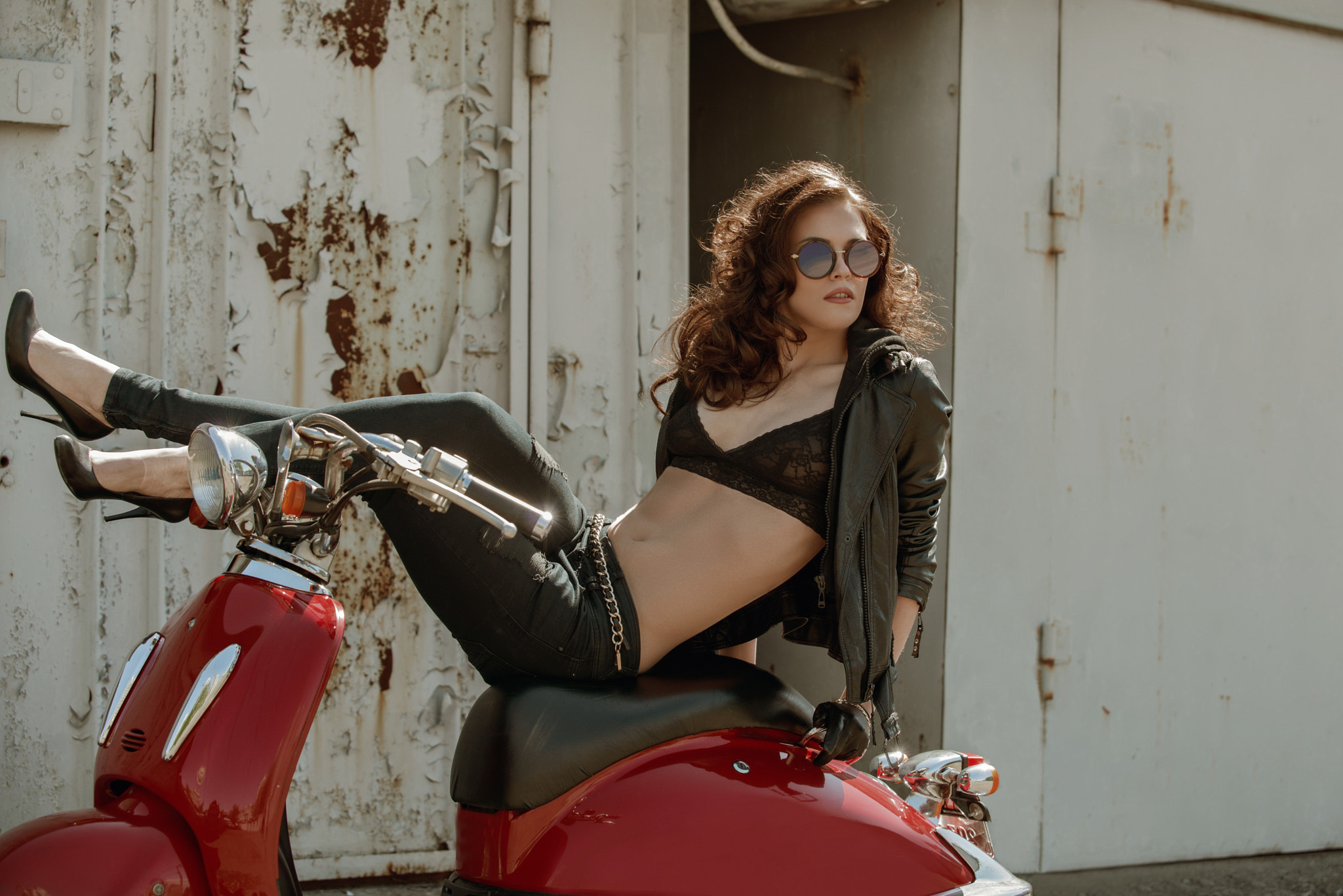 AF-S Zoom-Nikkor 80-200mm f/2.8D IF-ED sample photo. Portrait of a beautiful girl in leather jacket, brassiere and gl photography