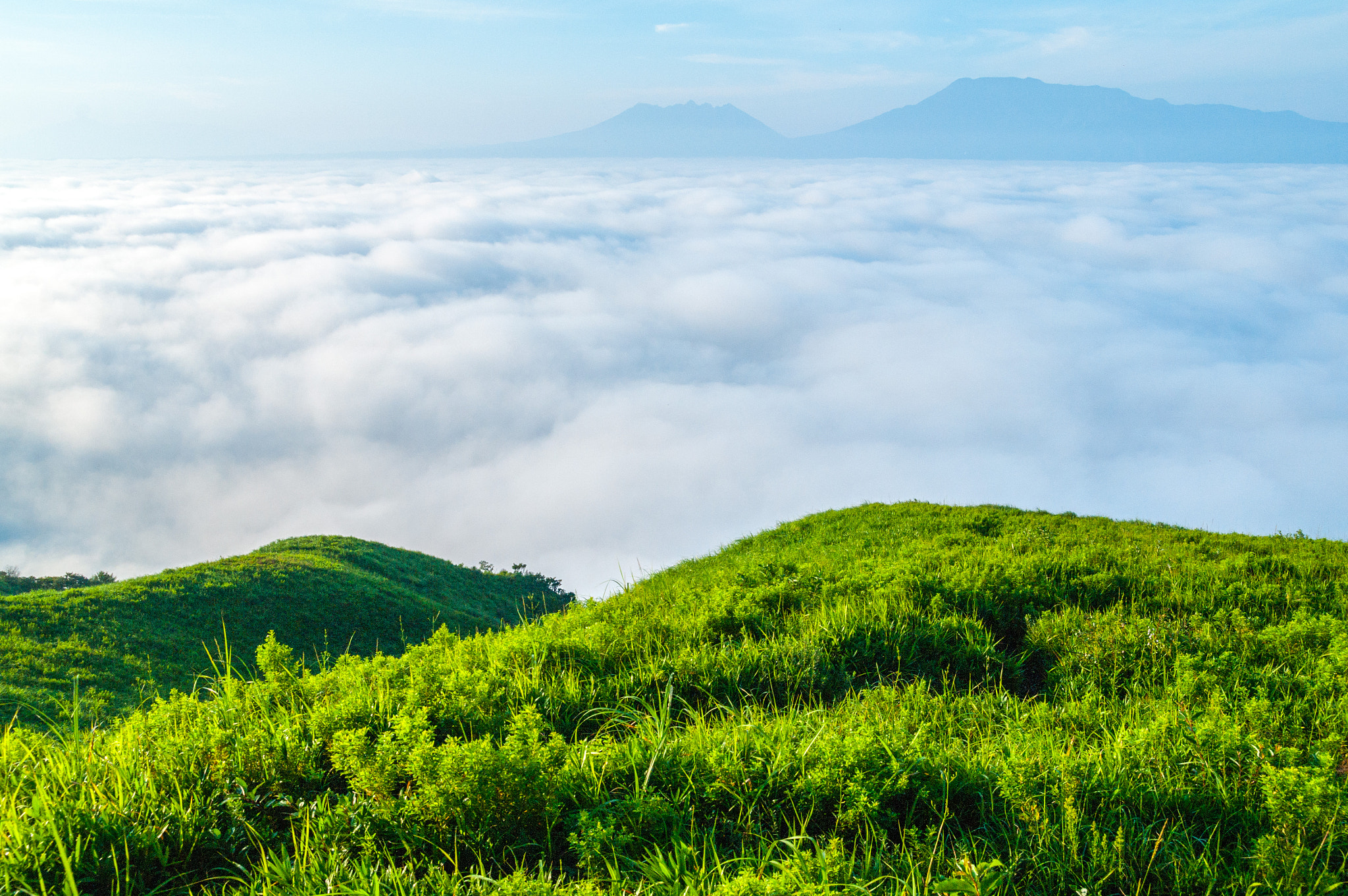 Sigma AF 10-20mm F4-5.6 EX DC sample photo. Sea of clouds.aso kumamoto japan photography