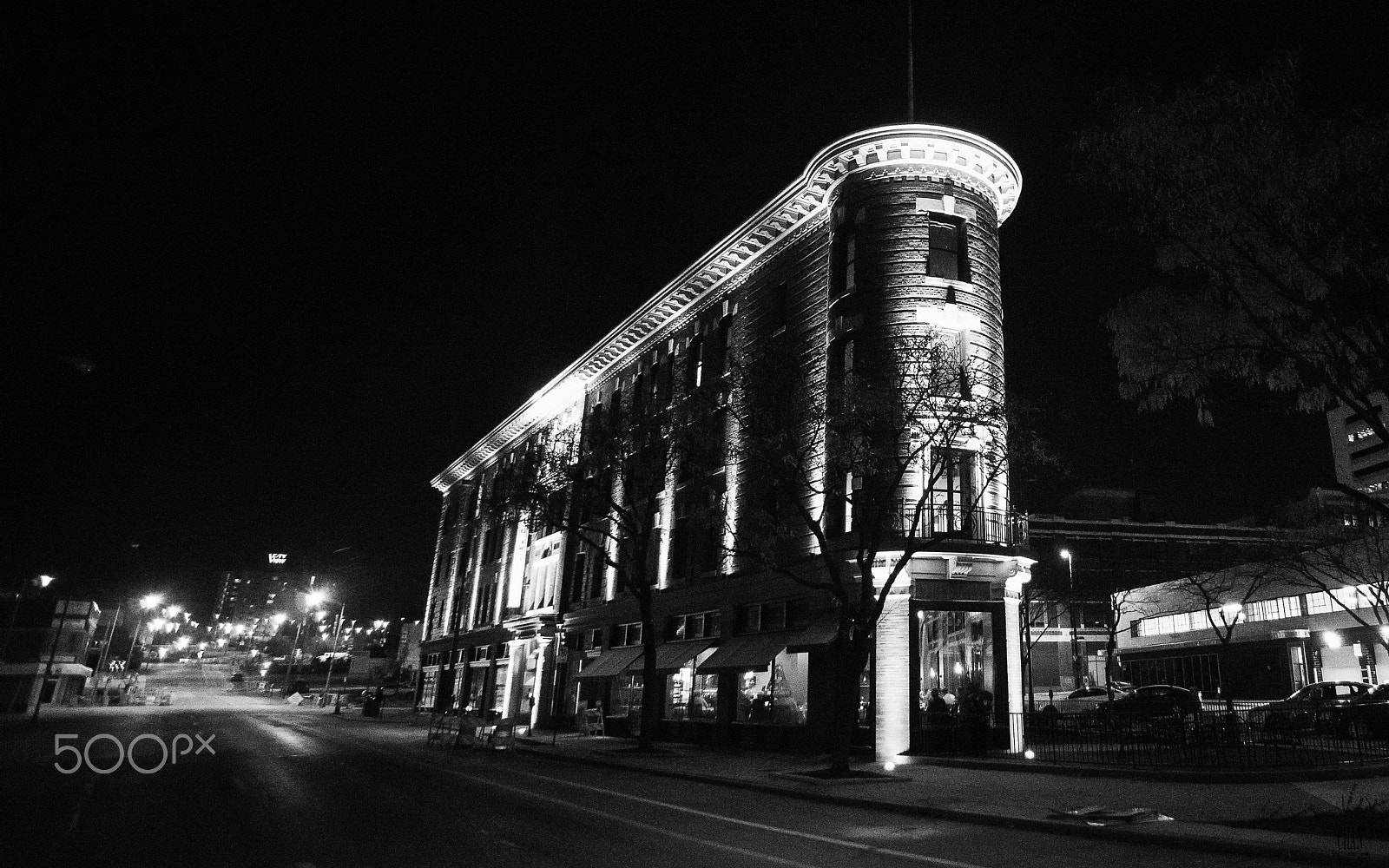 Sony a99 II + Minolta AF 17-35mm F3.5 G sample photo. Flatiron building omaha photography