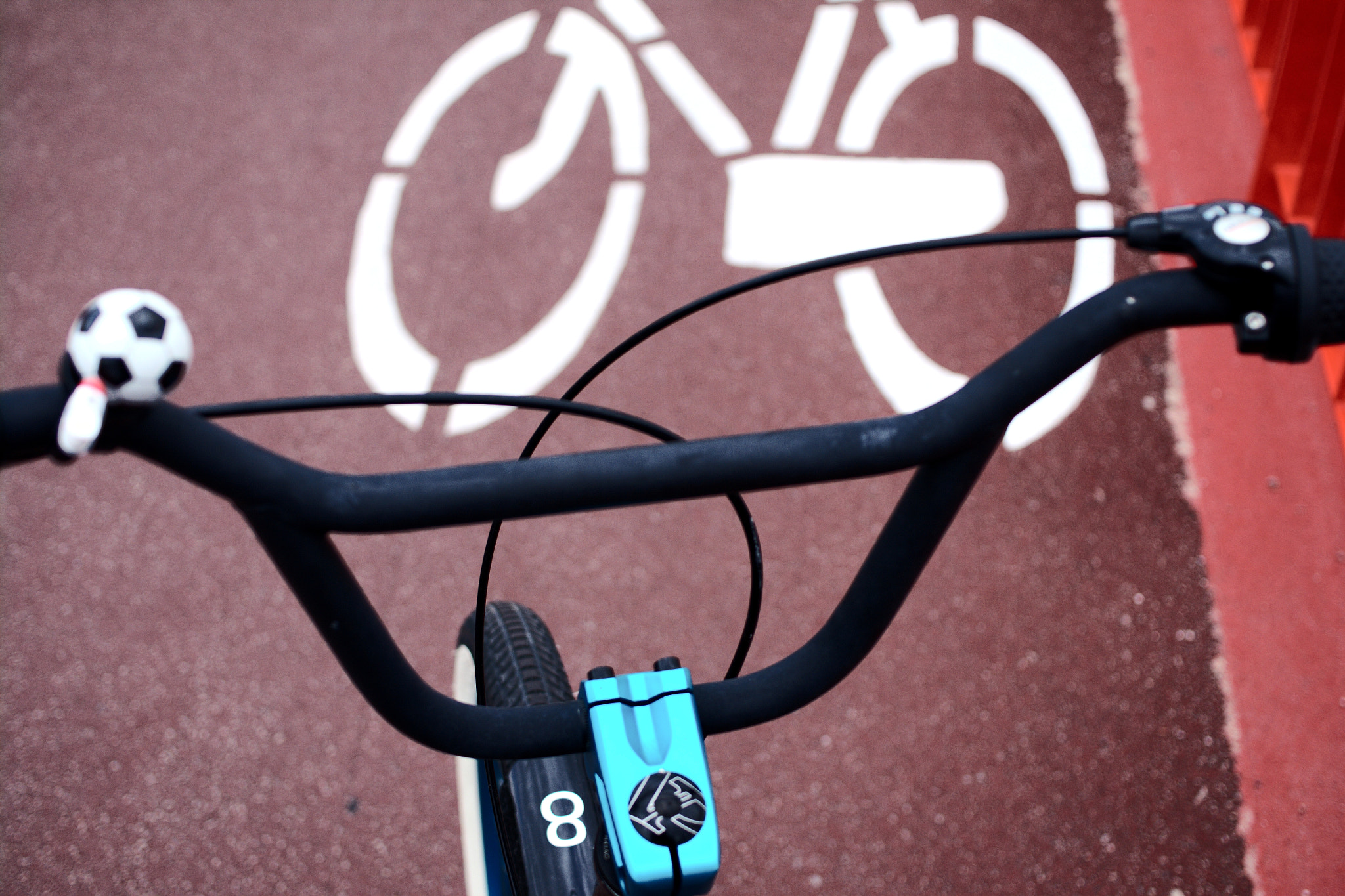 Pentax smc DA 35mm F2.8 Macro Limited sample photo. Cycling track in gdansk. photography