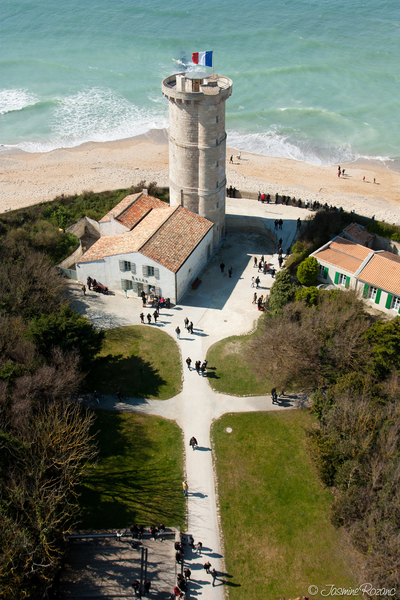 Sigma 17-70mm F2.8-4 DC Macro OS HSM sample photo. Phare des baleines - ile de ré photography