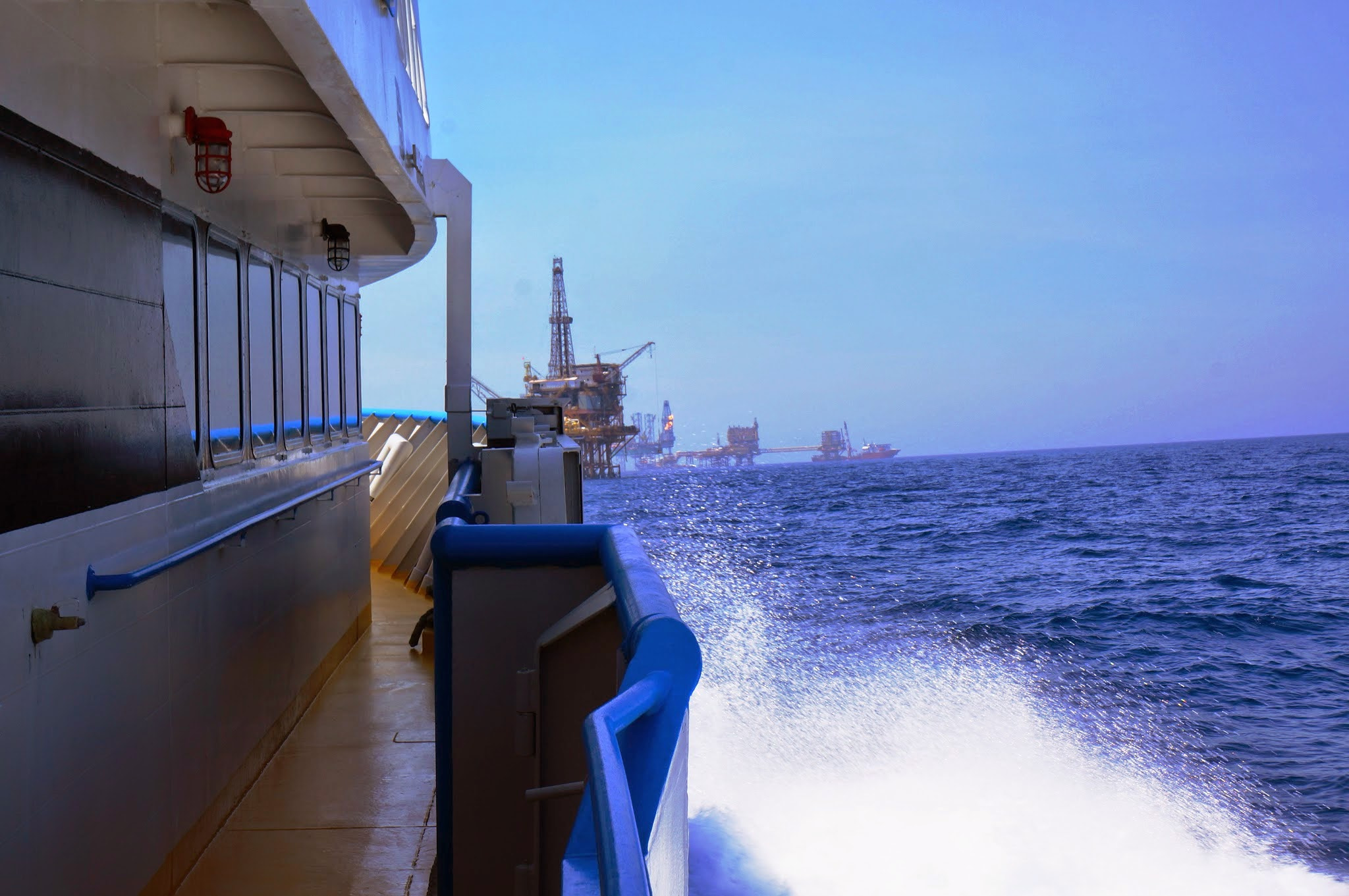 Sony E 18-55mm F3.5-5.6 OSS sample photo. Breaking waves photography